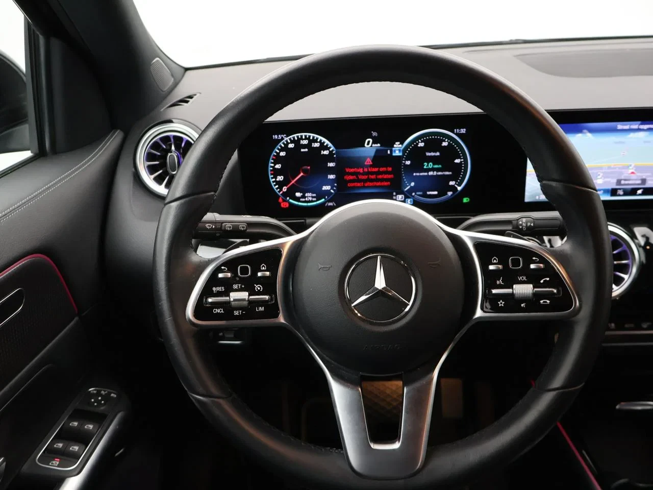 Mercedes-Benz-EQA-image-25