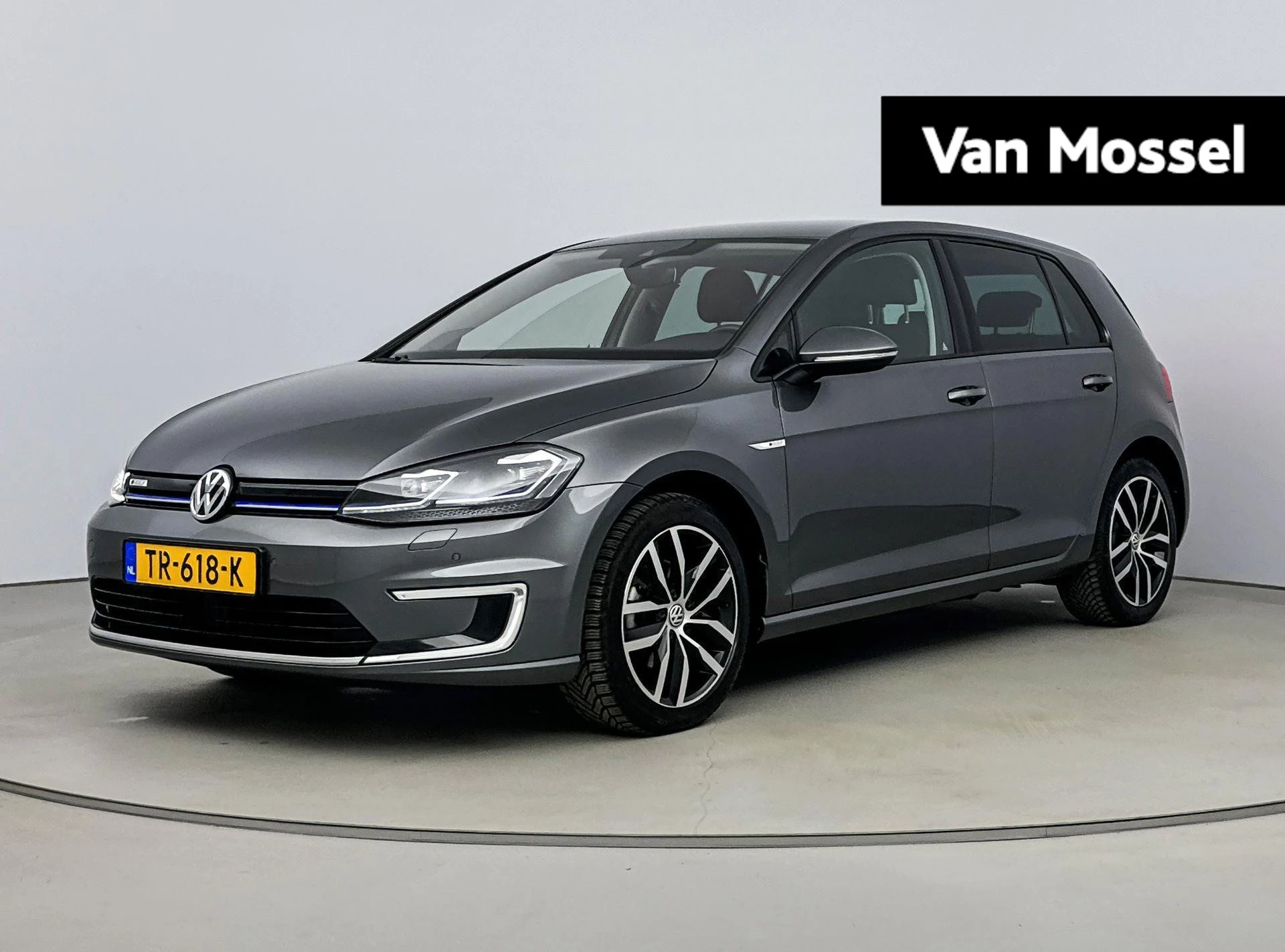 Volkswagen-e-Golf-image-0