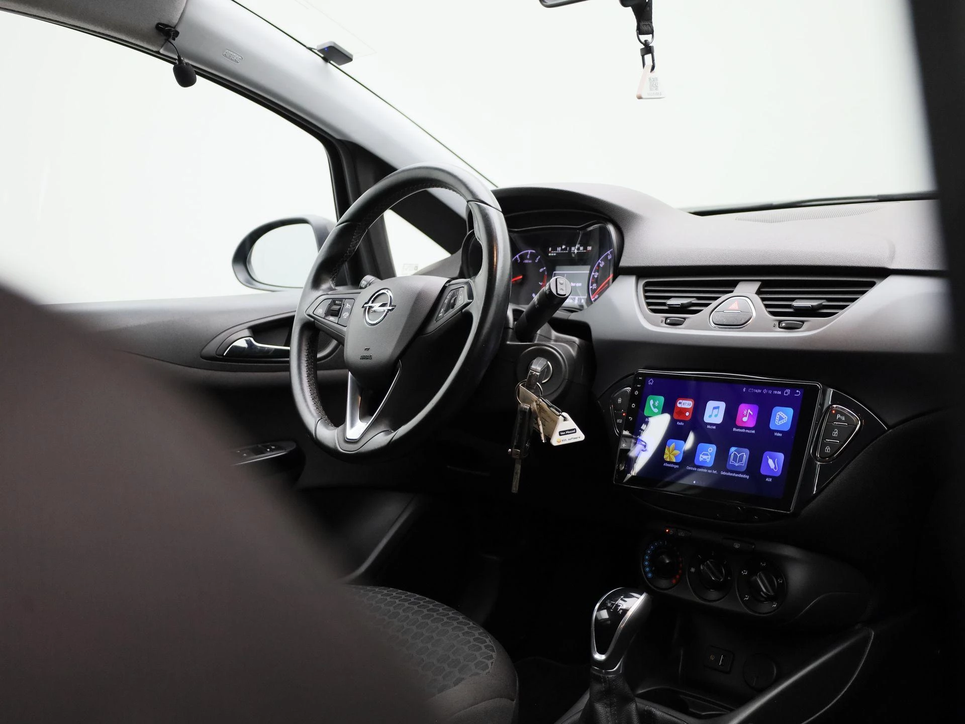 Opel-Corsa-image-31