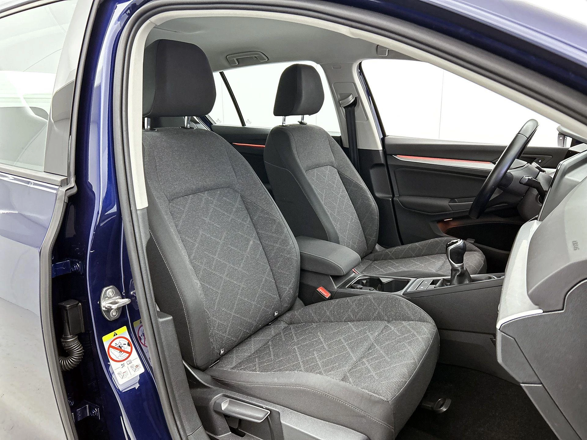 Volkswagen-Golf-image-37