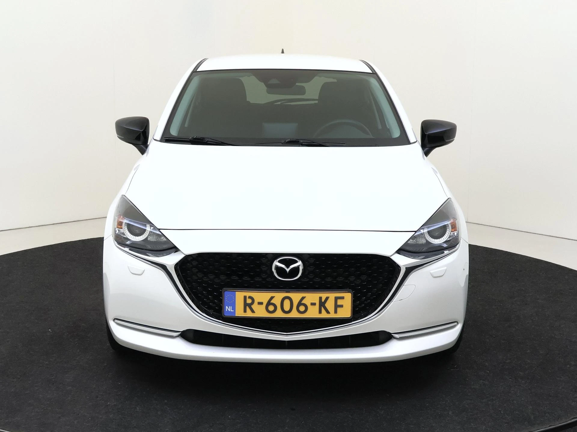 Mazda-2-image-5