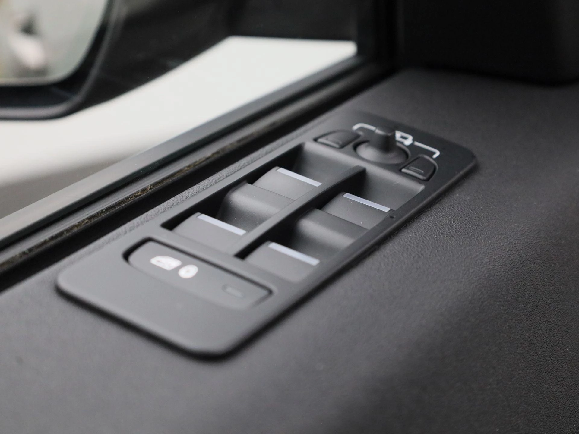 Land Rover-Discovery Sport-image-26