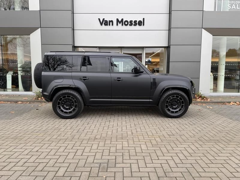 Land Rover Defender 110 P635 OCTA Black Edition AWD Auto. 26MY
