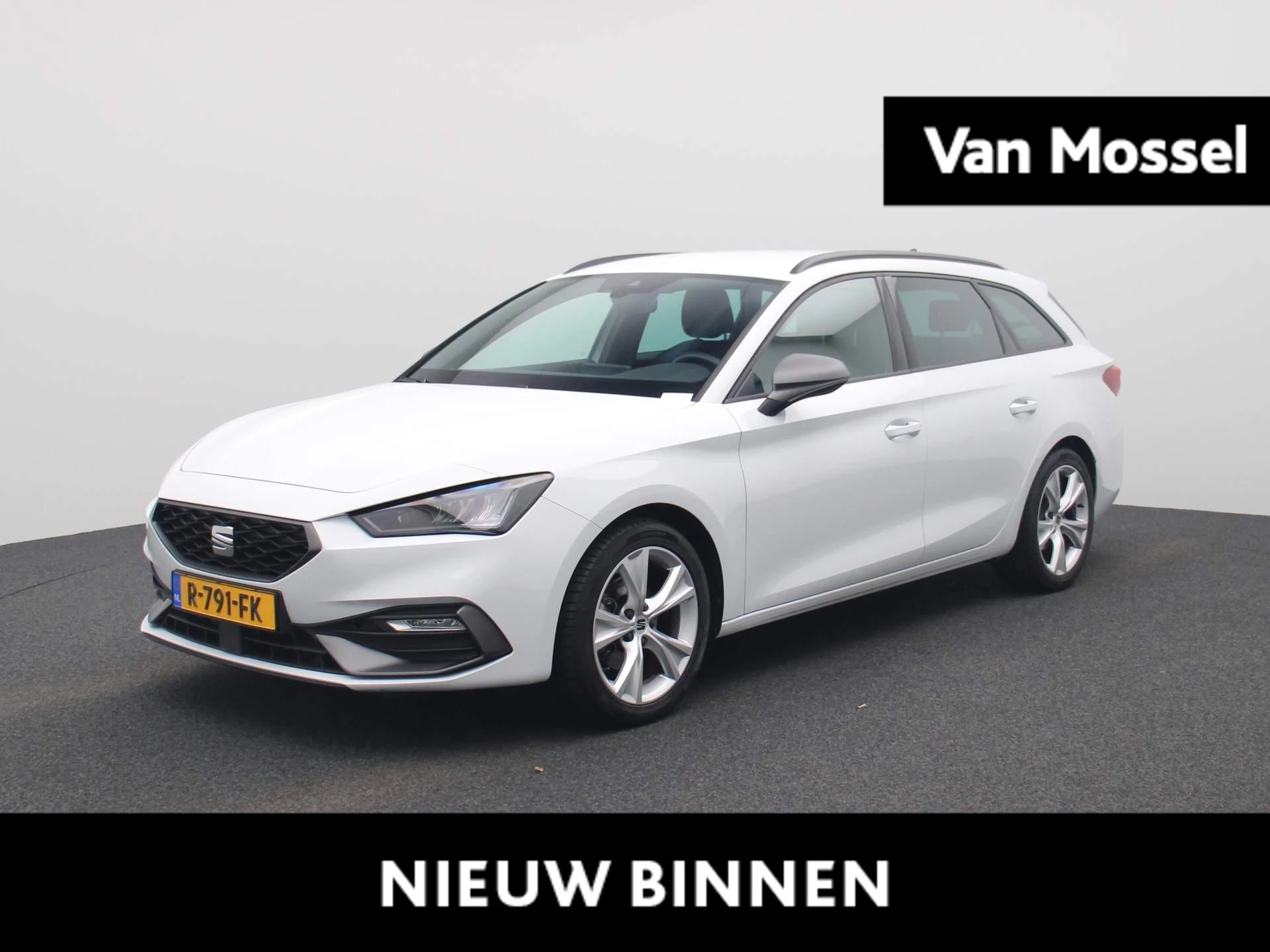 SEAT-Leon-image-0