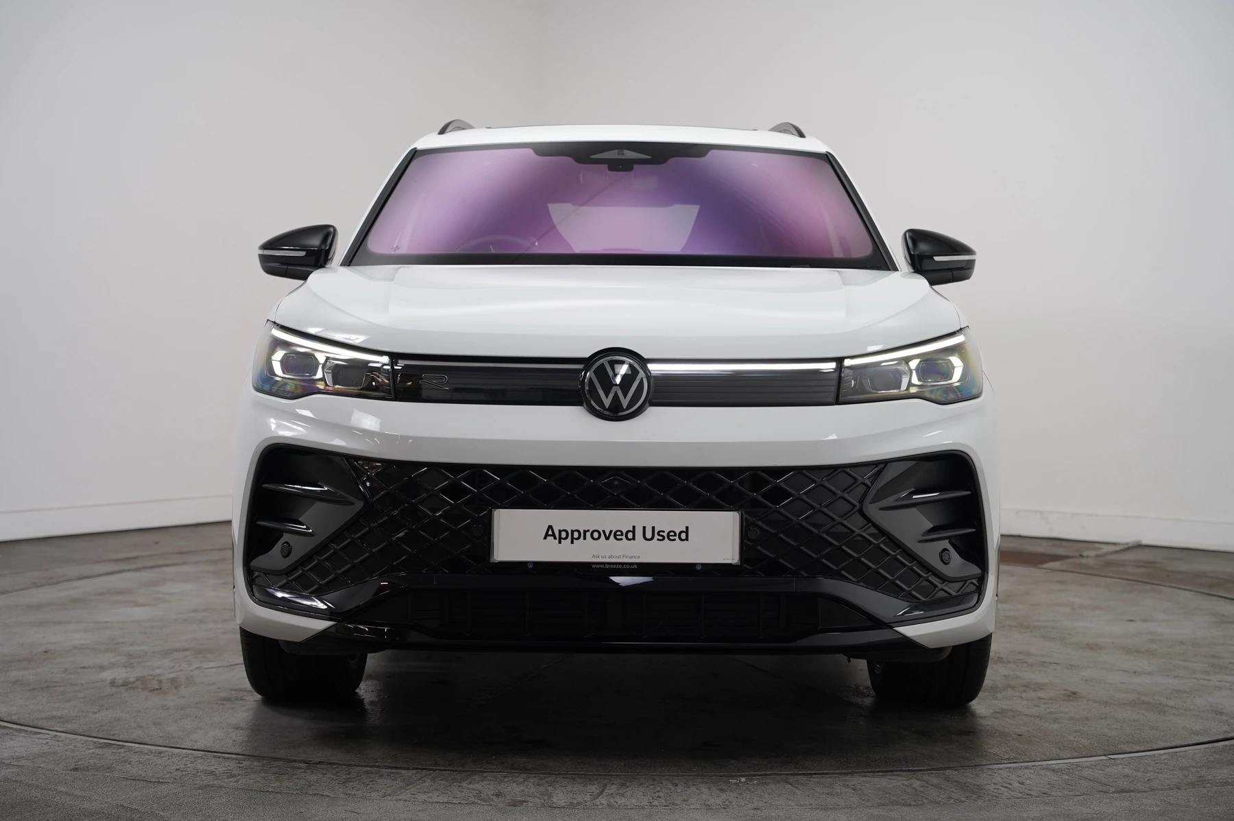 Volkswagen-Tiguan-image-6