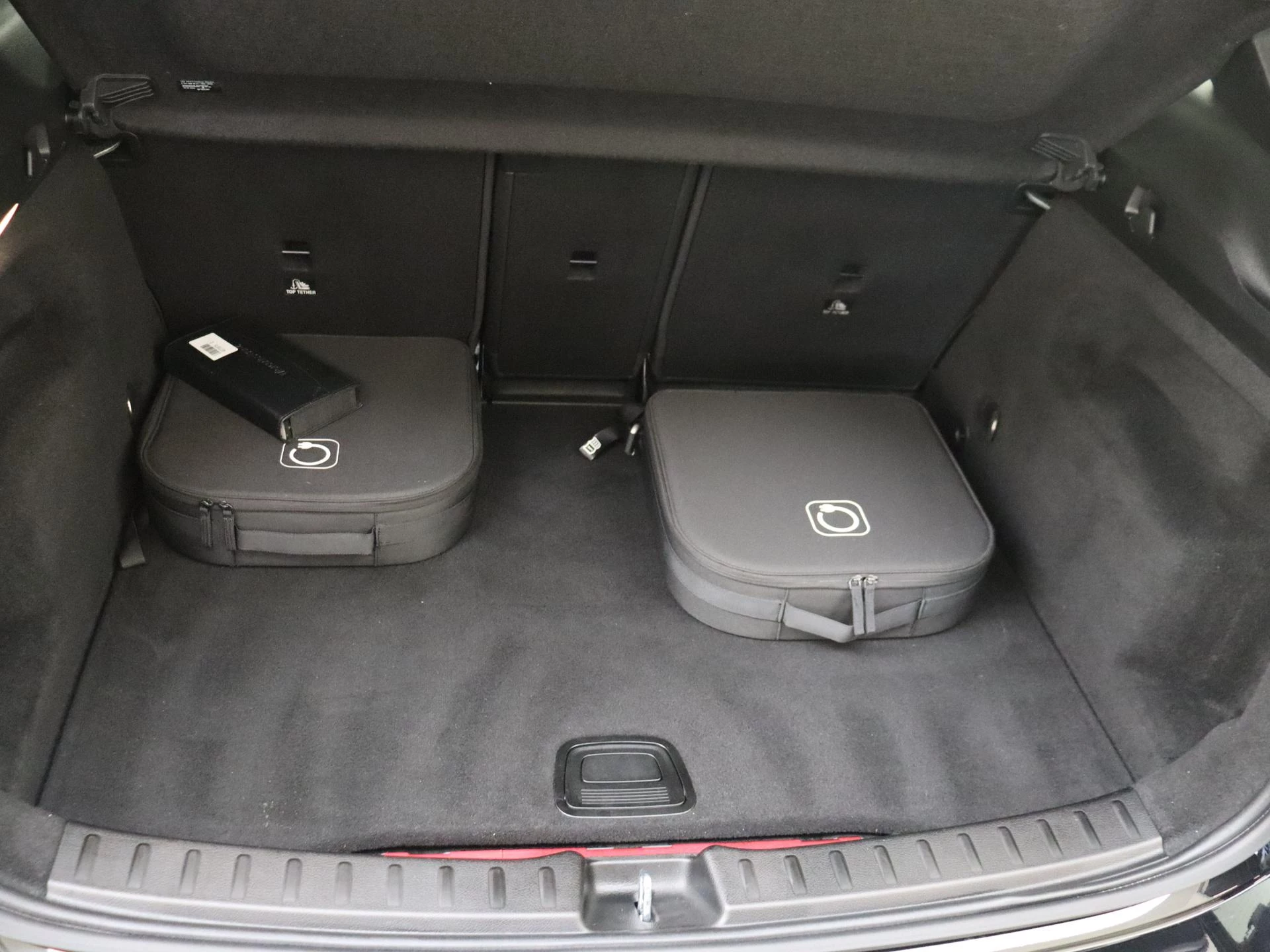 Mercedes-Benz-GLA-image-27