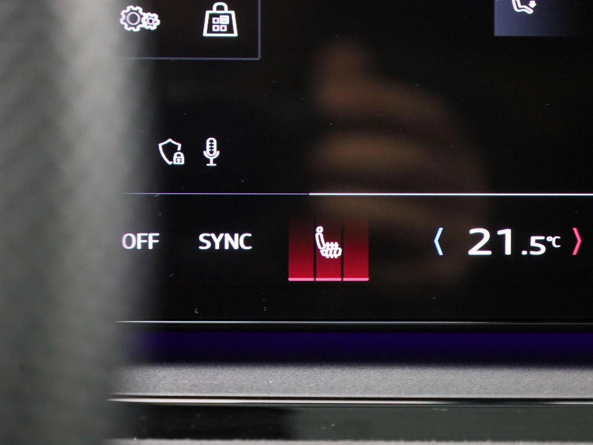 Audi-Q6 e-tron-image-21