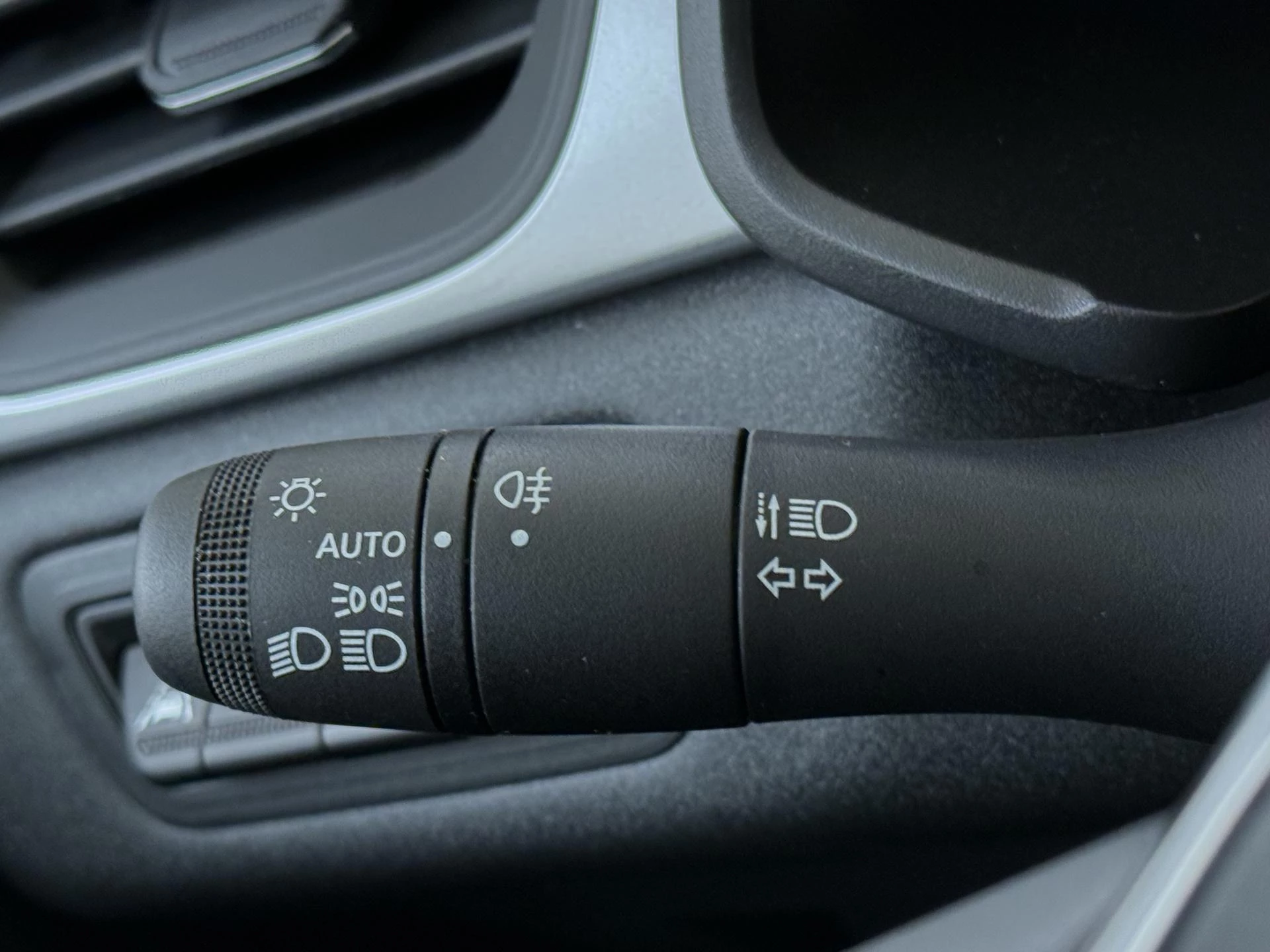 Renault-Captur-image-24