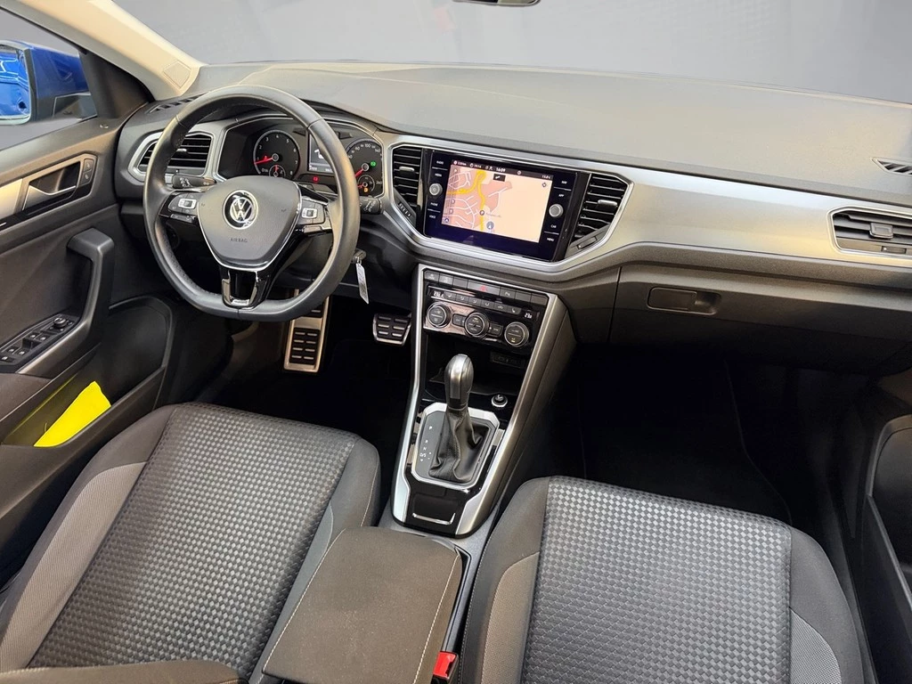 Volkswagen-T-Roc-image-11