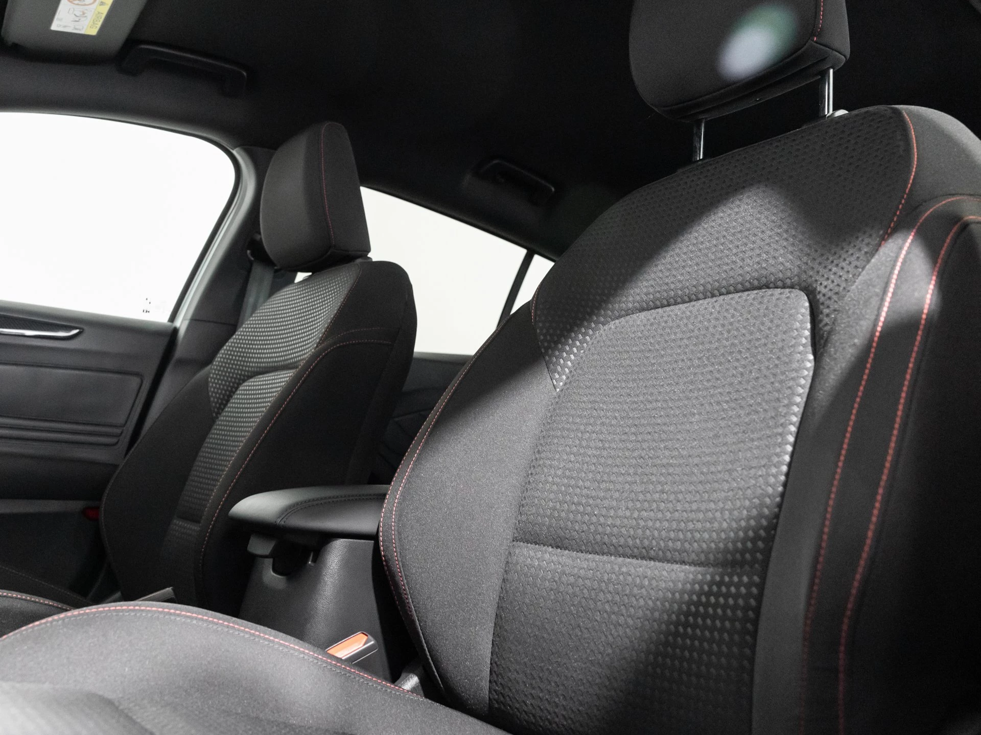 Ford Focus ST-Line X Turnier LED AHK ACC RFK GJR SHZ
