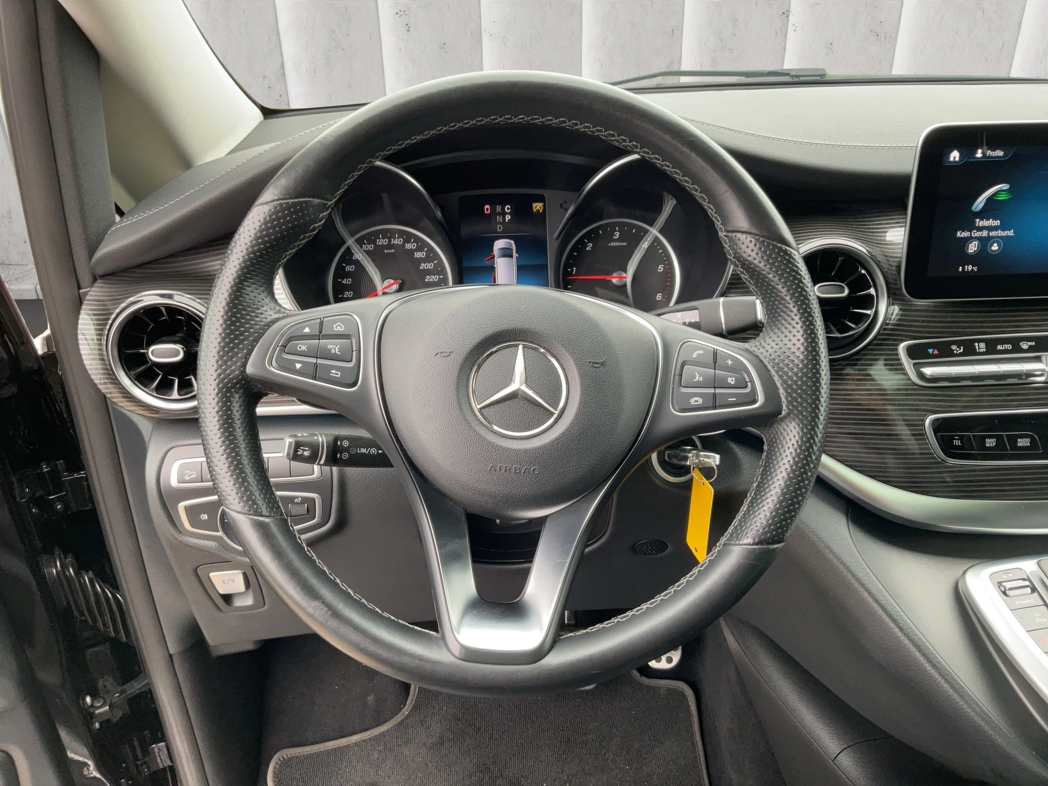 Mercedes-Benz V-Klasse 300 d Avantgarde Edition 4MATIC lang