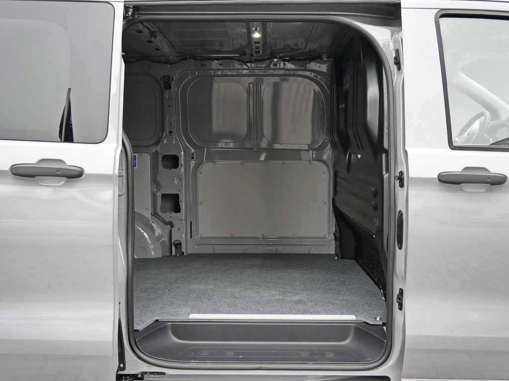 Volkswagen-Transporter-image-10