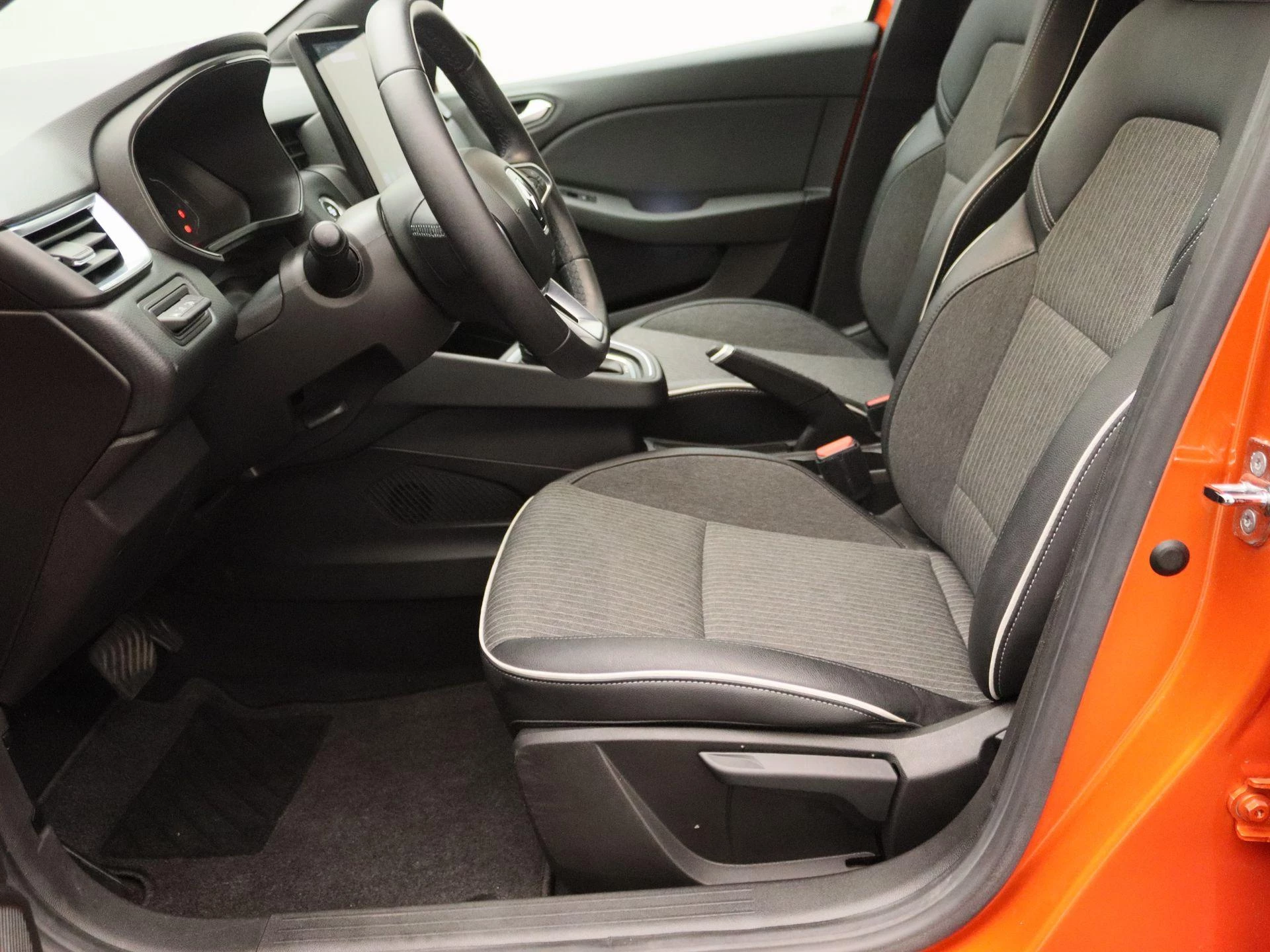 Renault-Clio-image-11