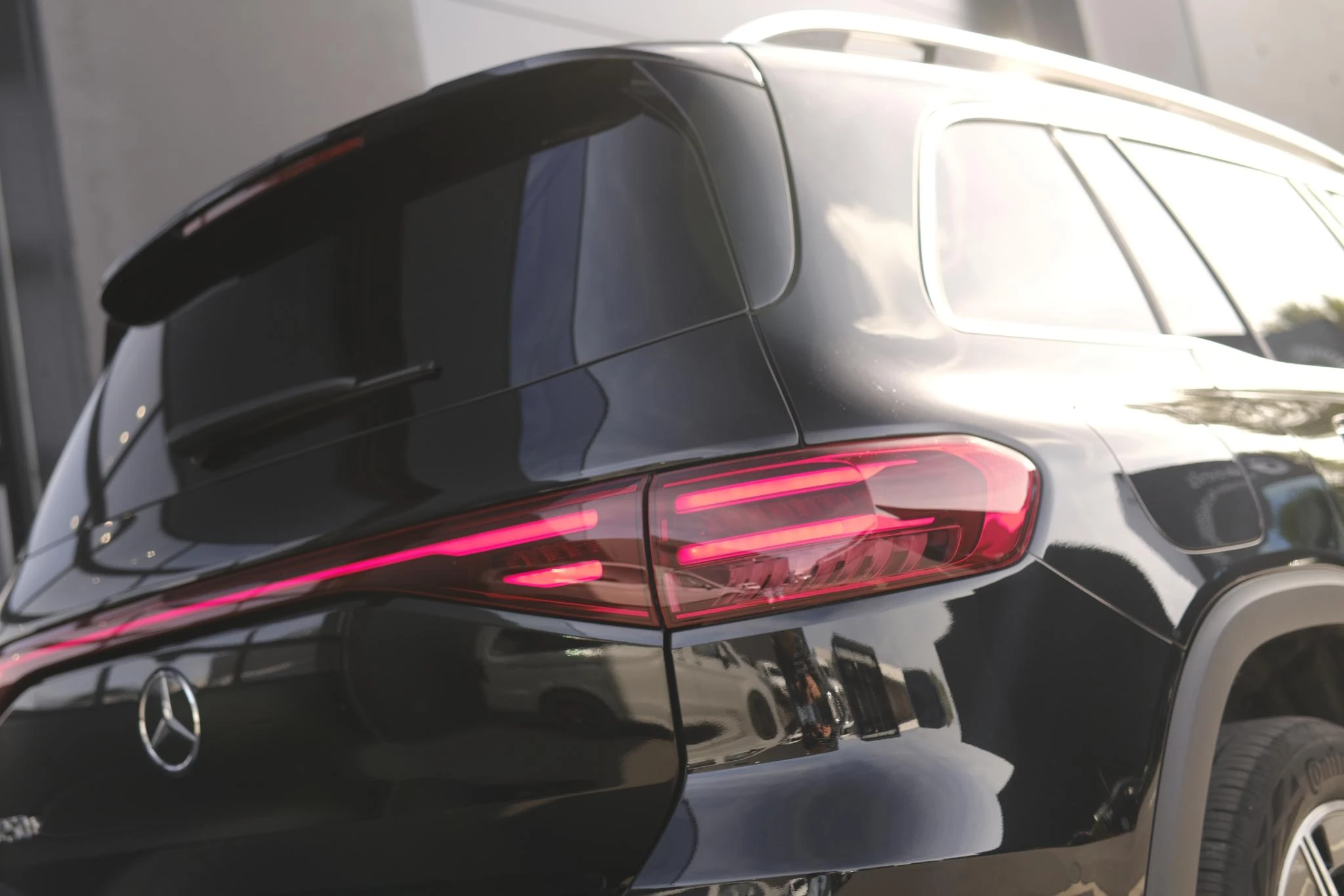 Mercedes-Benz-EQB-image-9