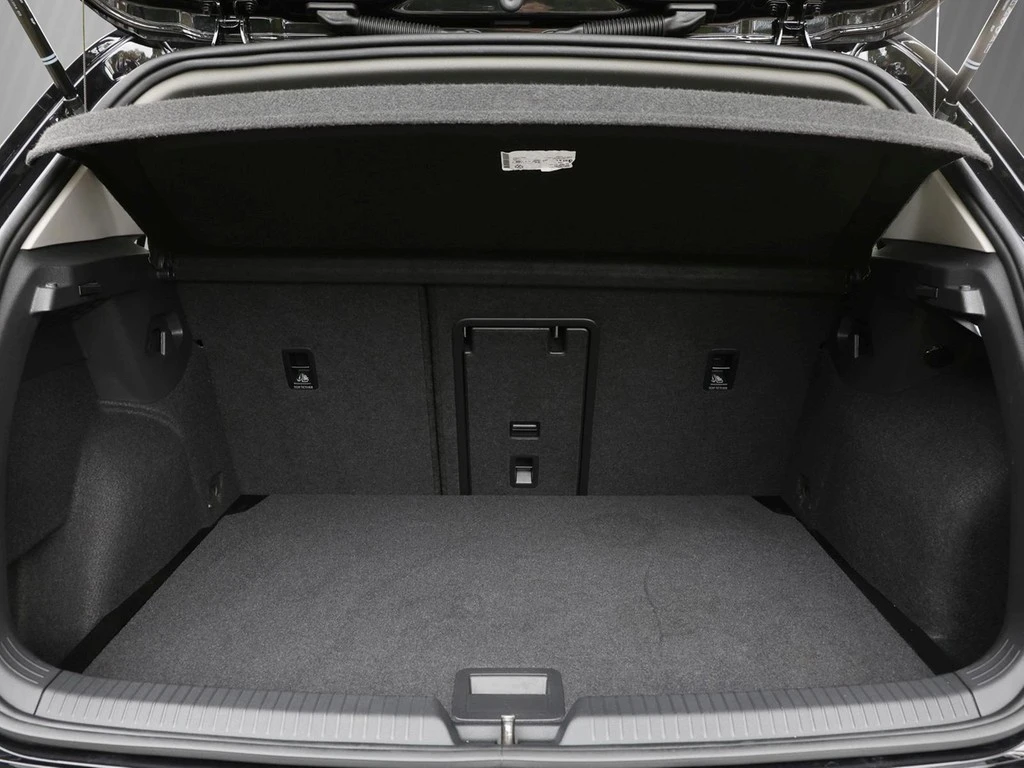 Volkswagen-Golf-image-5