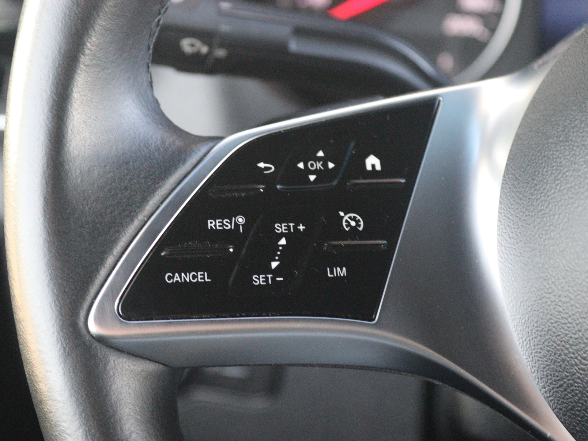 Mercedes-Benz-Sprinter-image-6