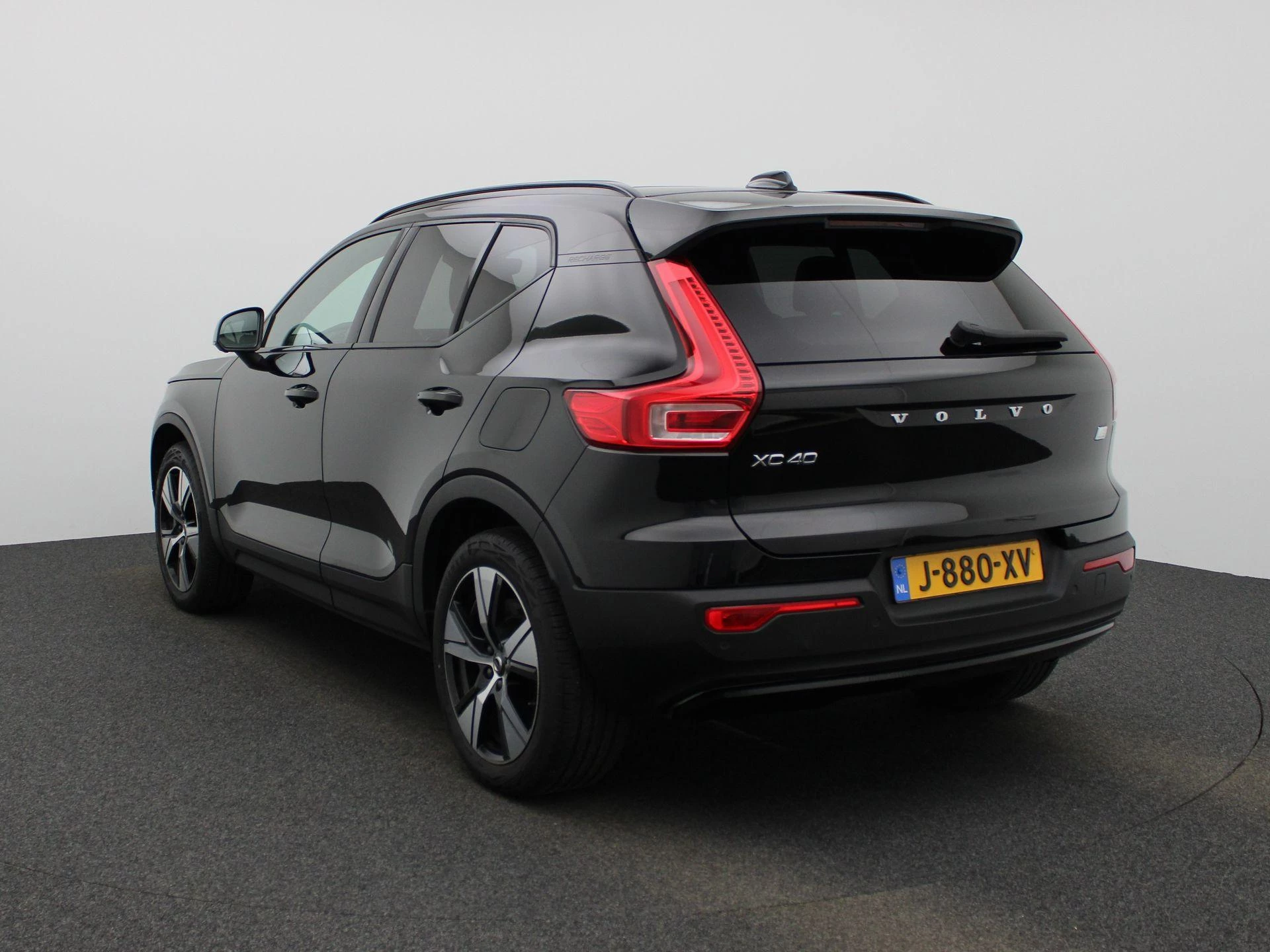 Volvo-XC40-image-1