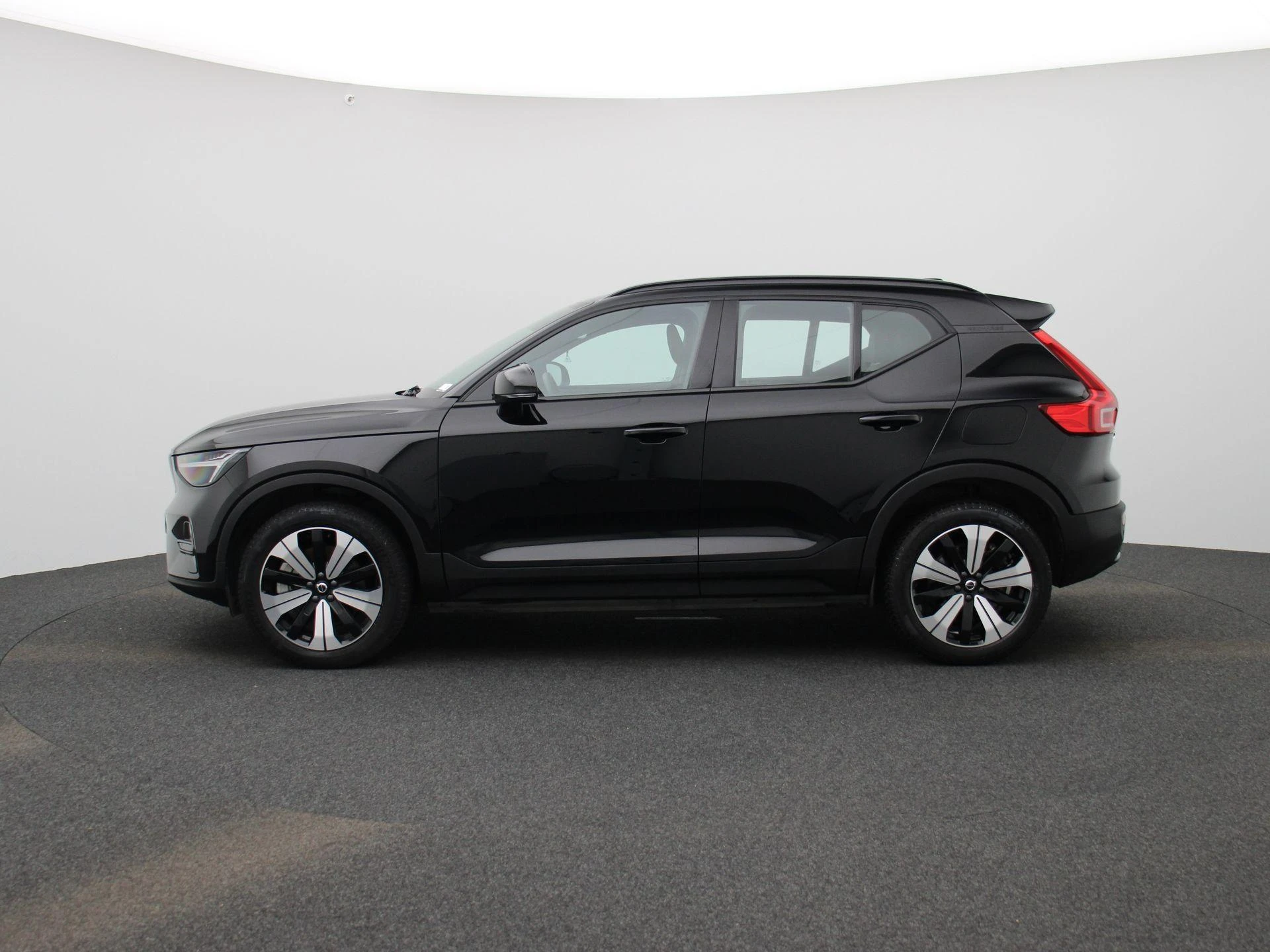 Volvo-XC40-image-3
