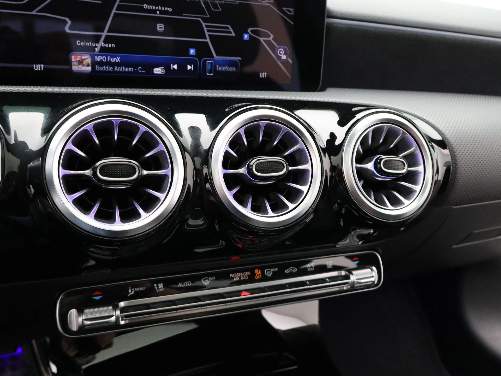 Mercedes-Benz-A-Klasse-image-20