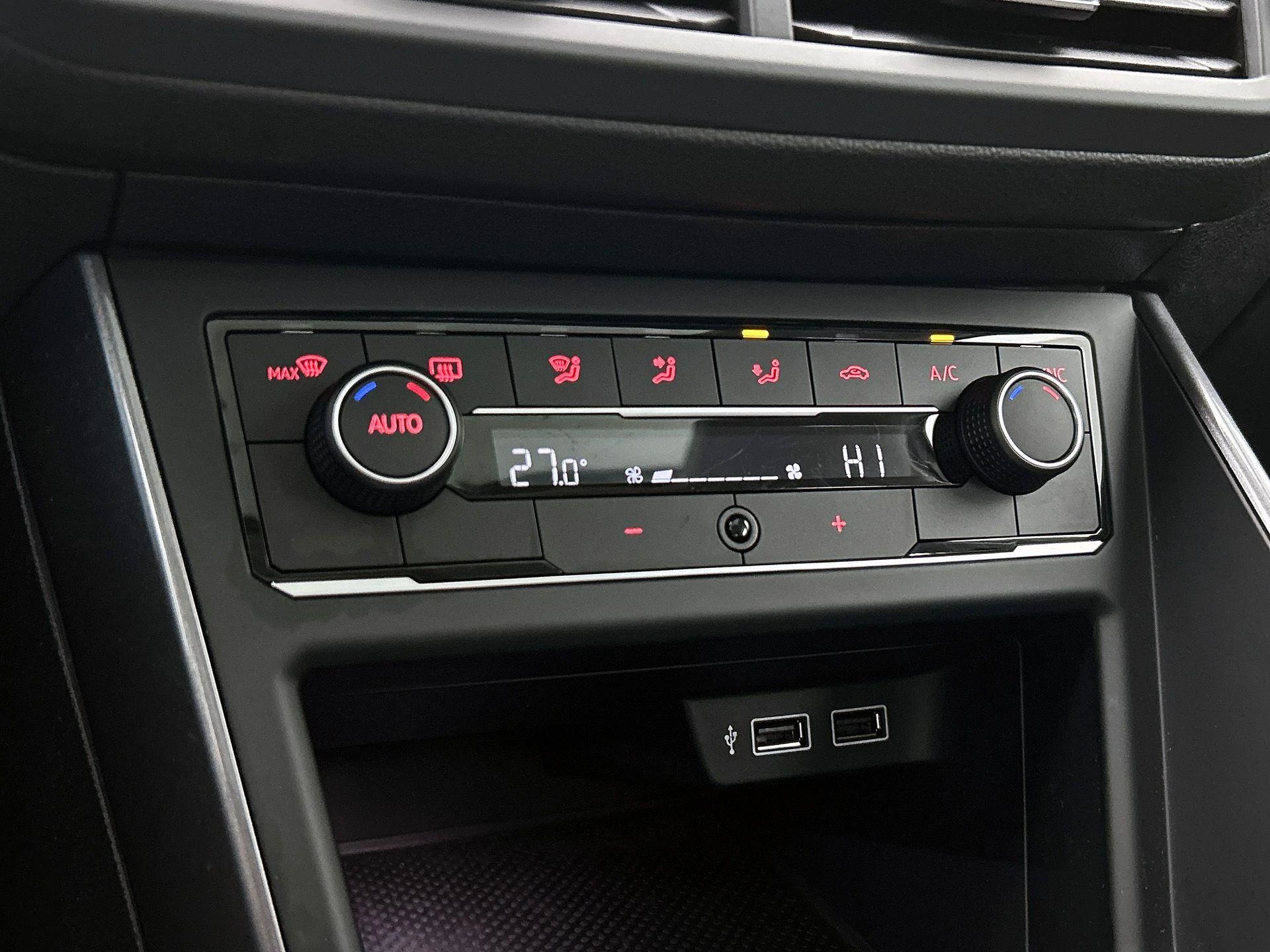 Volkswagen-Polo-image-23