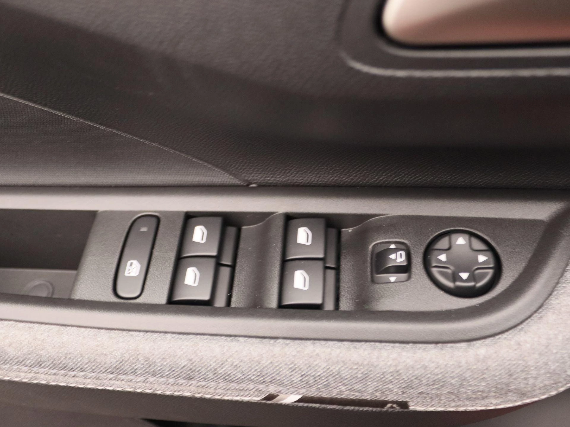 Opel-Frontera-image-19