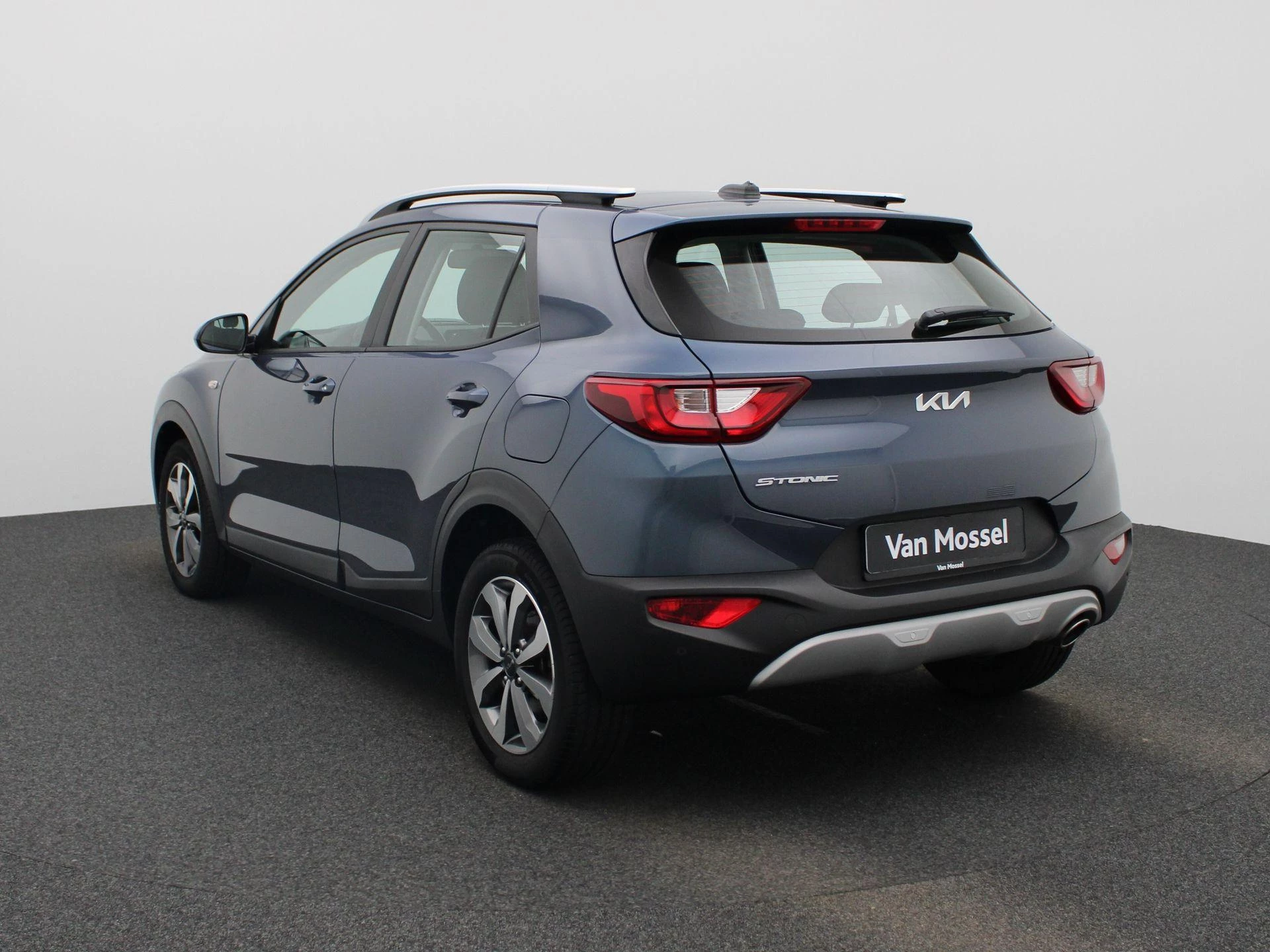 Kia-Stonic-image-1