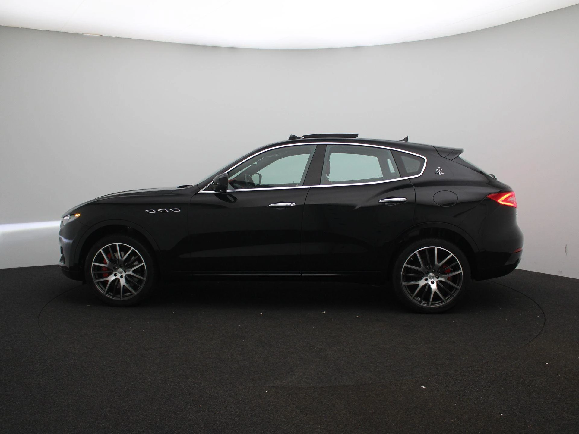 Maserati-Levante-image-3