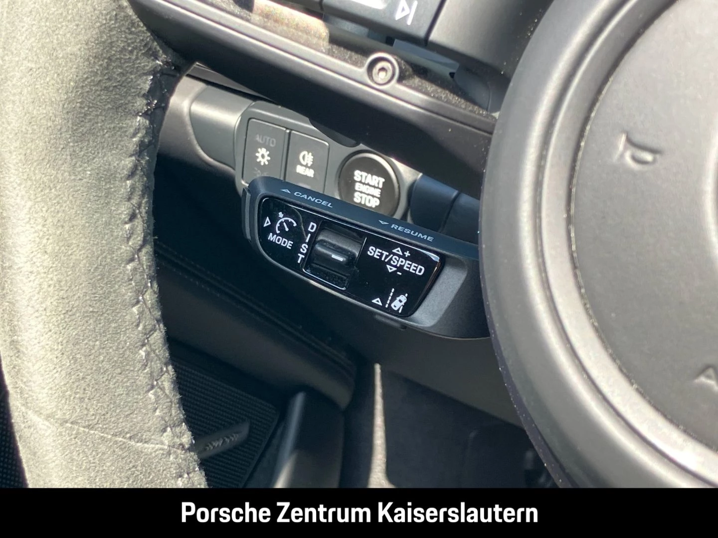 Porsche 911 992 Carrera Cabrio Sportabgas Surround-View carrera