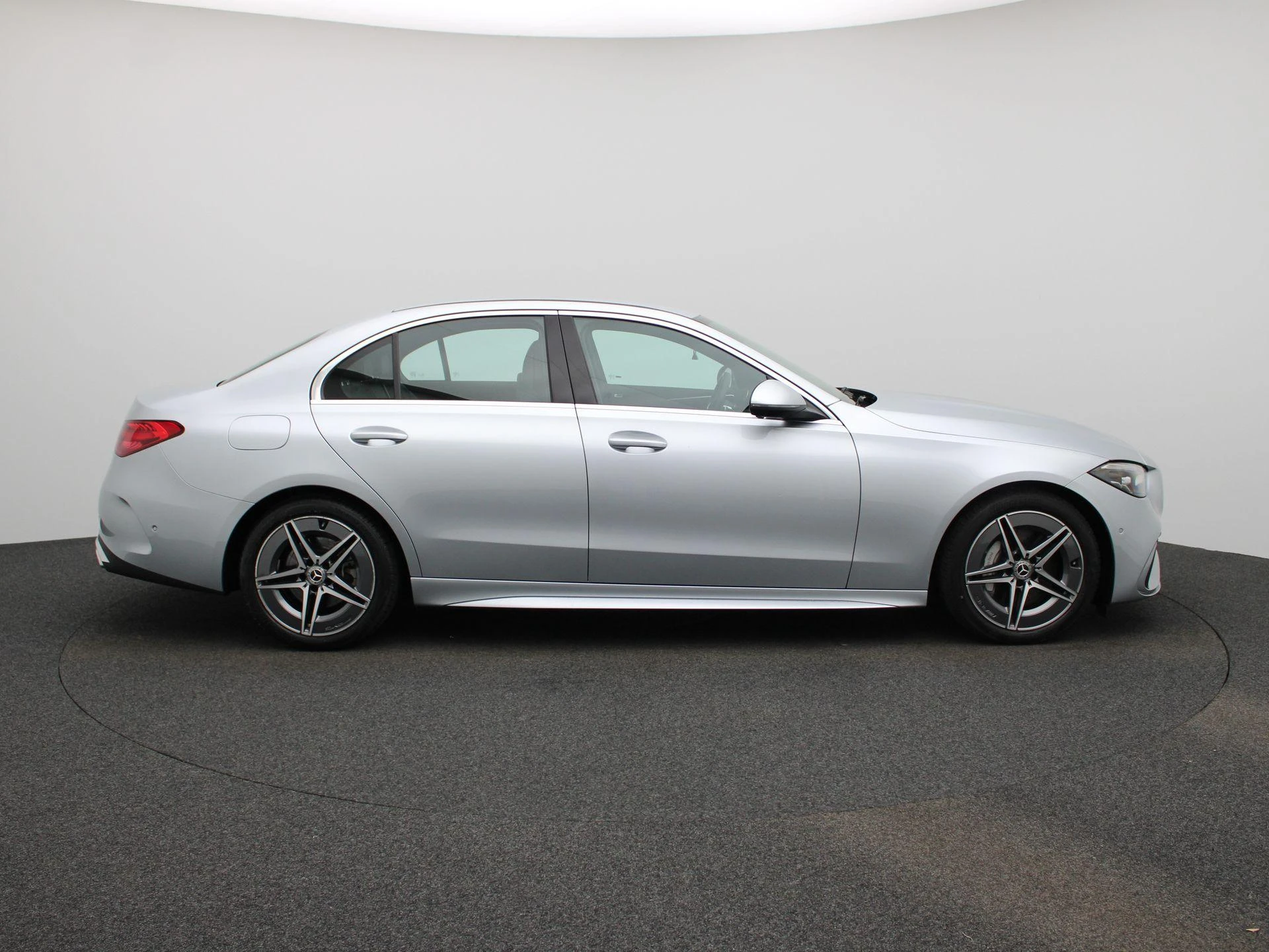 Mercedes-Benz-C-Klasse-image-5