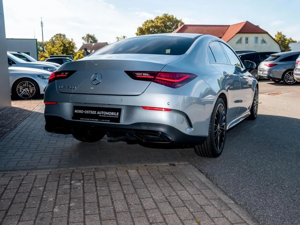 Mercedes-Benz-CLA 200-image-5