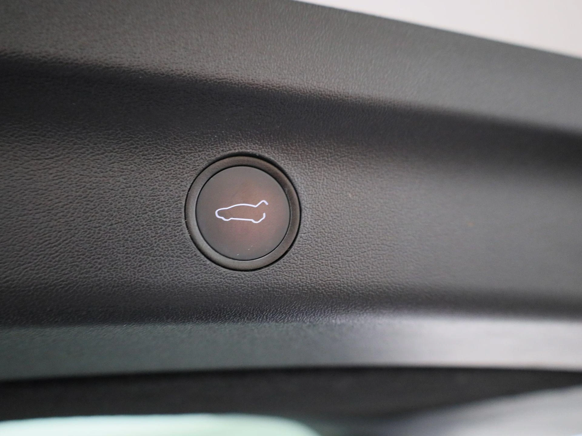 Tesla-Model Y-image-11