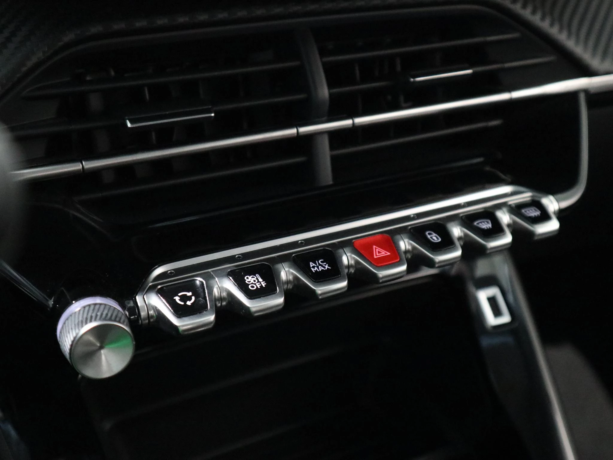 Peugeot-208-image-13