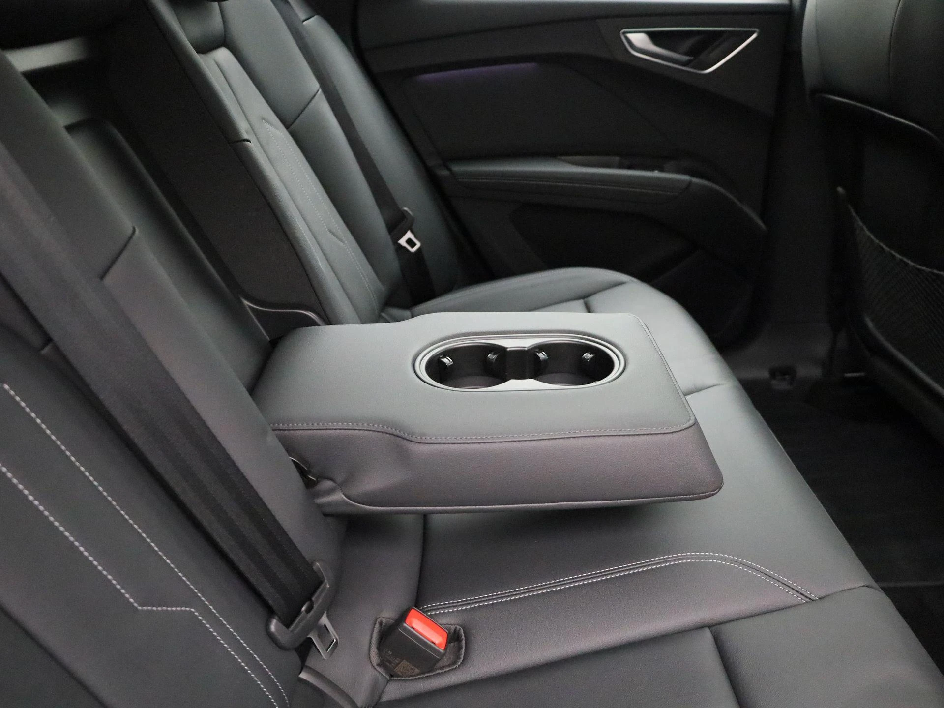 Audi-Q4 e-tron-image-48