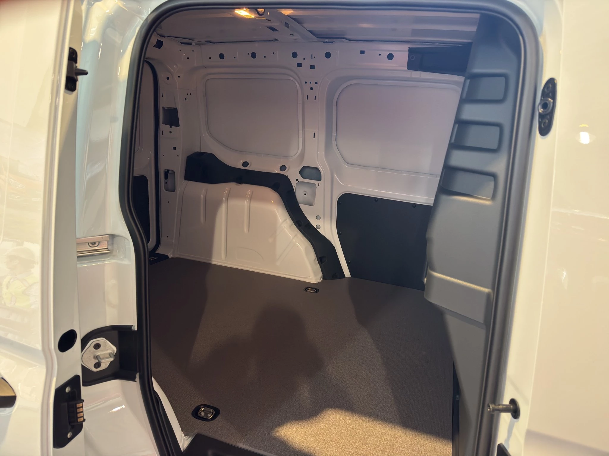 Ford Transit Connect L1 Trend Plug-In Hybrid AUT HOLZBODEN