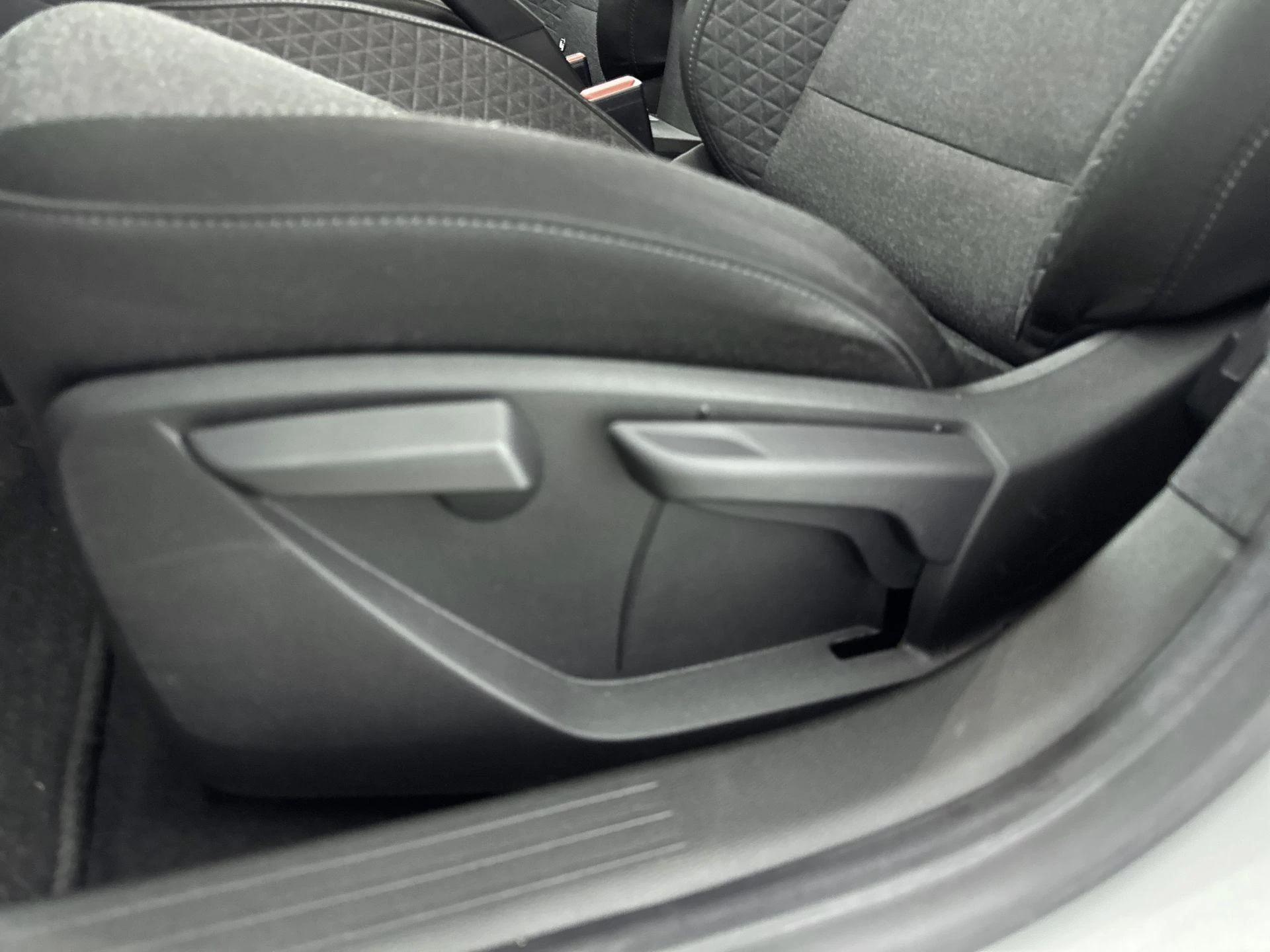 Renault-Clio-image-17