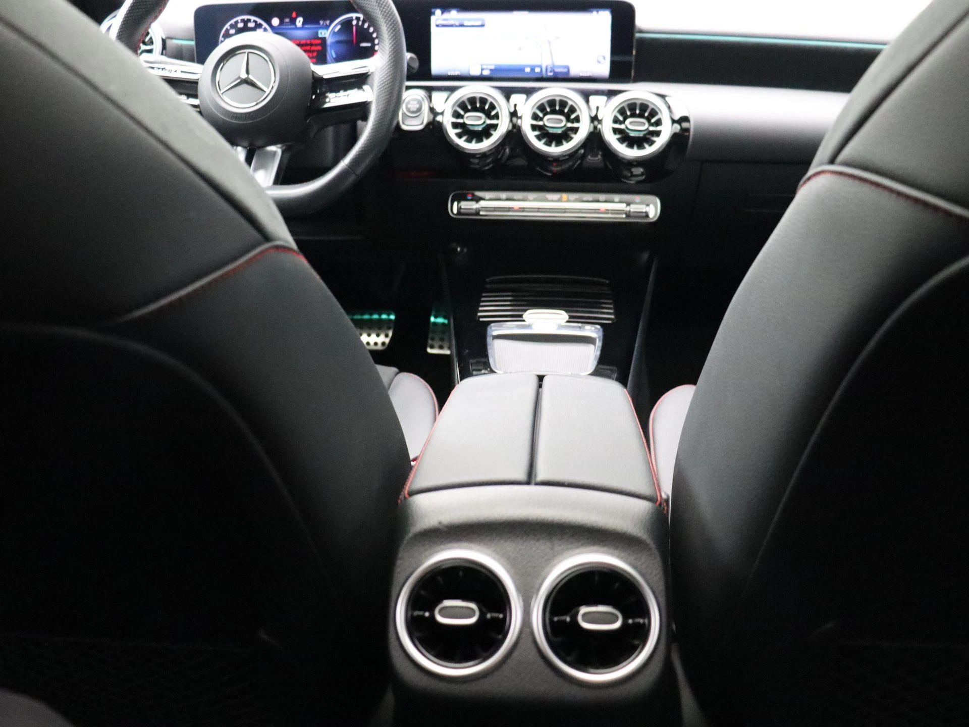 Mercedes-Benz-Classe A-image-24