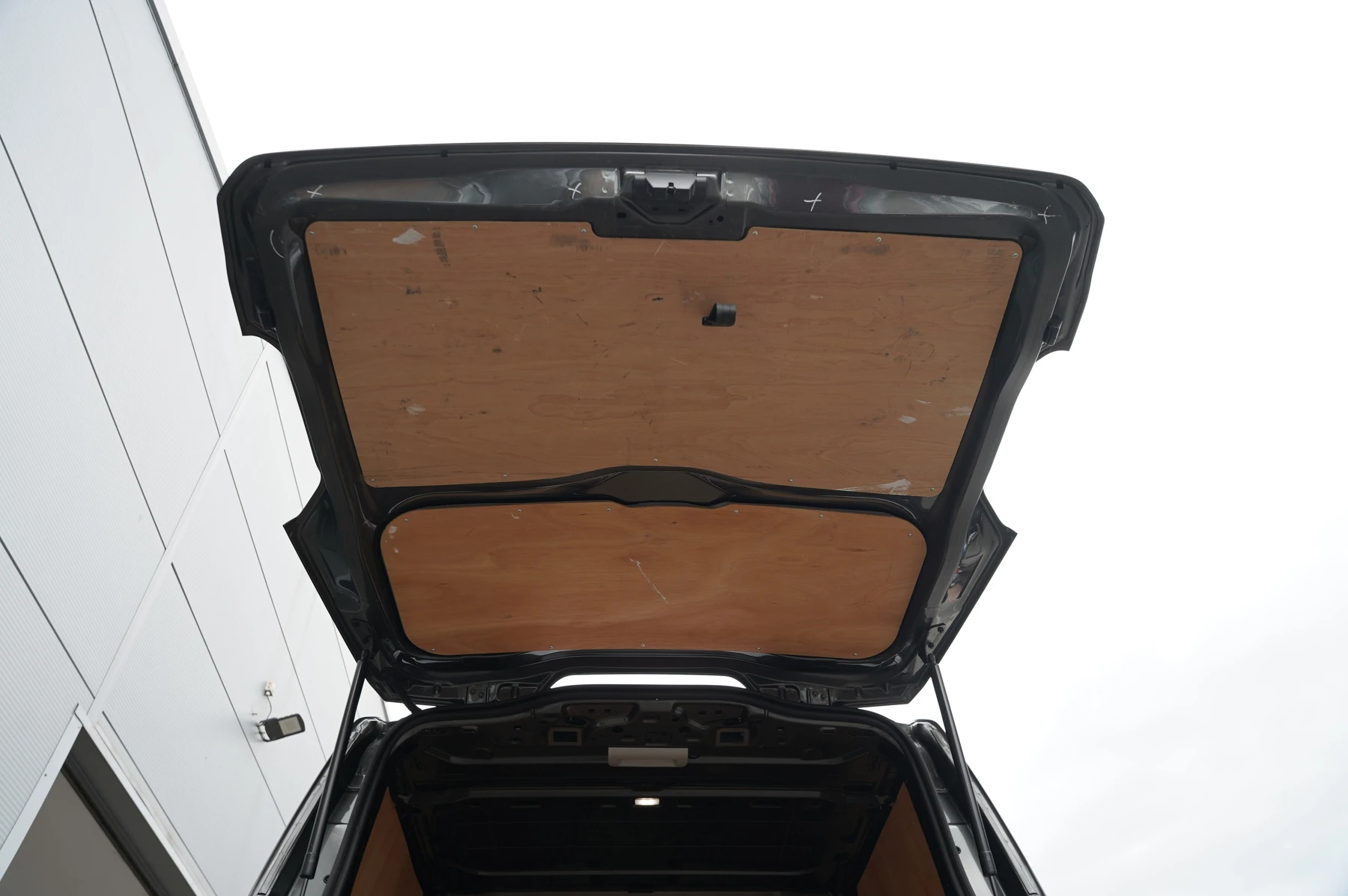 Volkswagen-Transporter-image-30