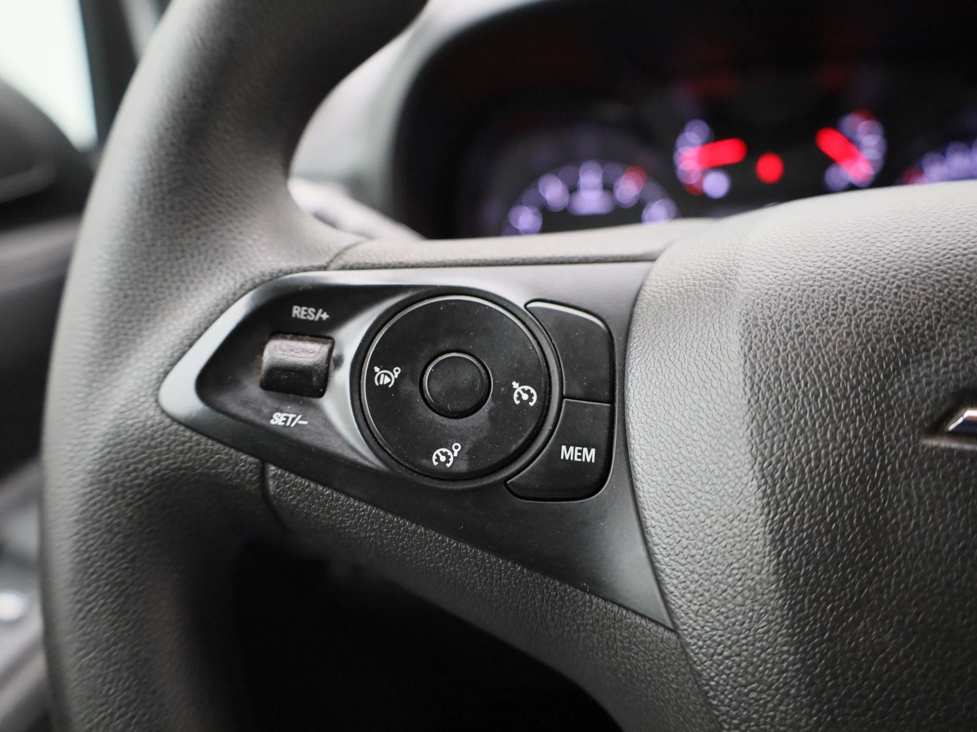 Opel-Combo Life-image-20
