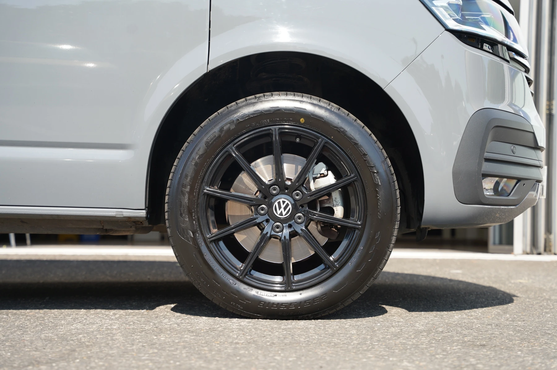 Volkswagen-Transporter-image-30