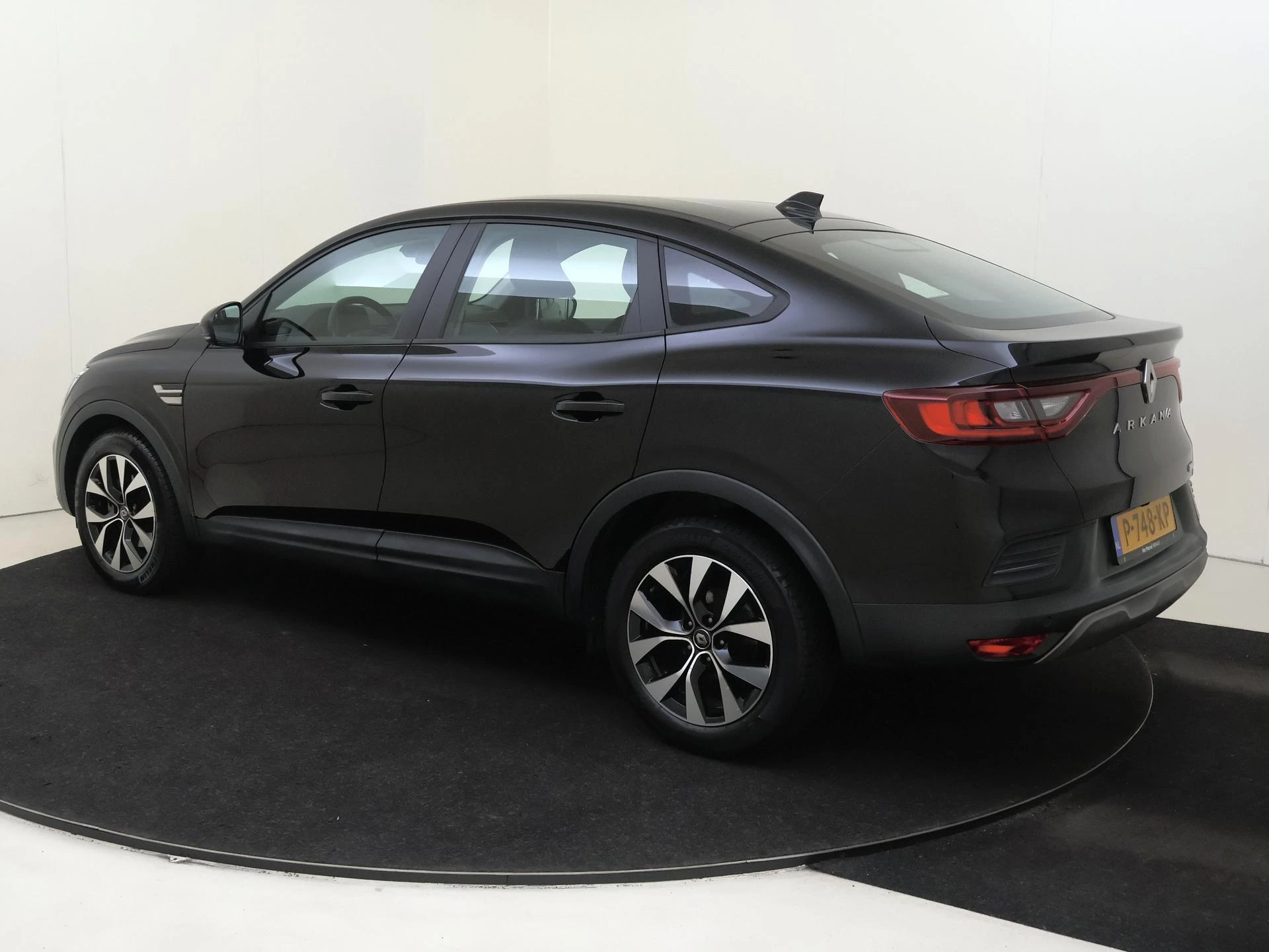 Renault-Arkana-image-2