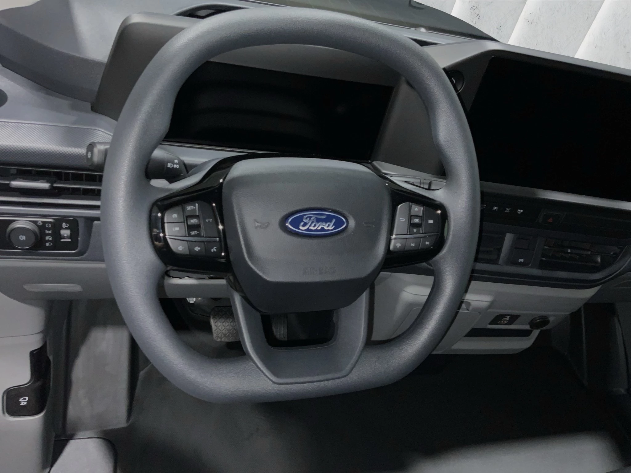 Ford-Transit Custom-image-11