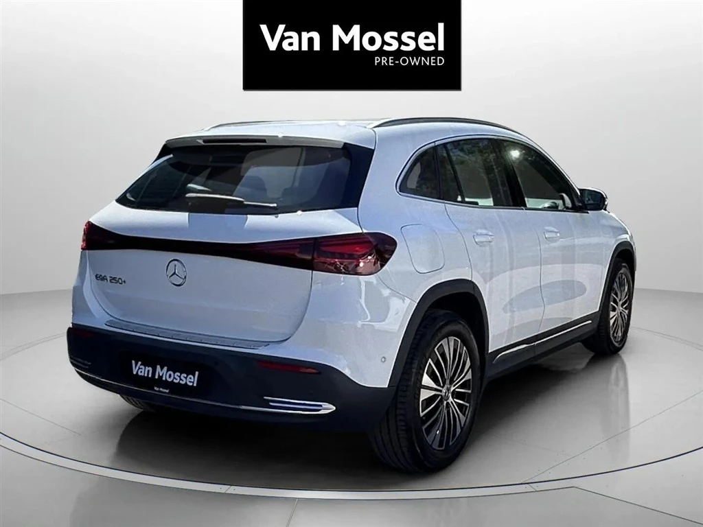 Mercedes-Benz-EQA-image-4