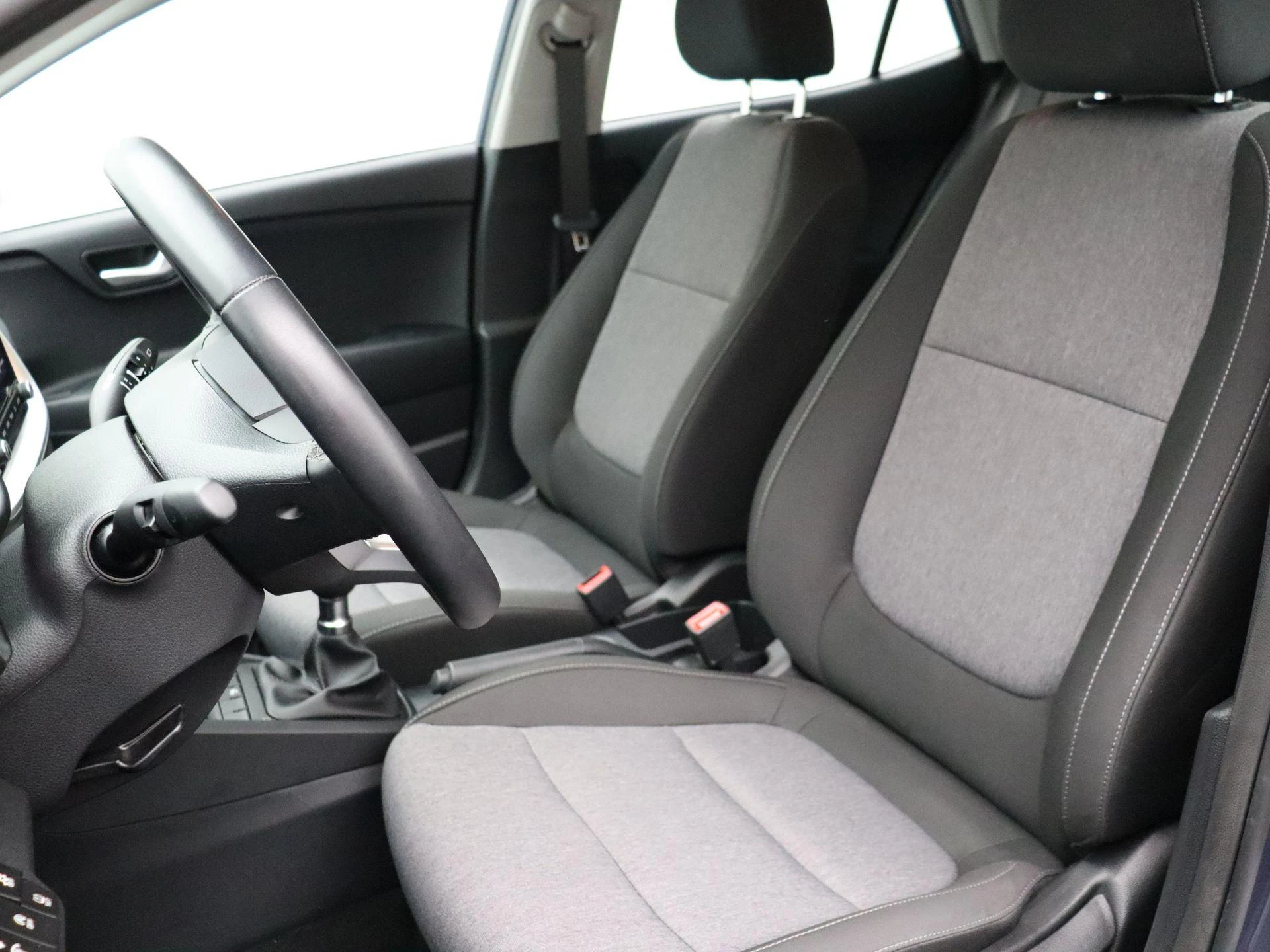 Kia-Stonic-image-2