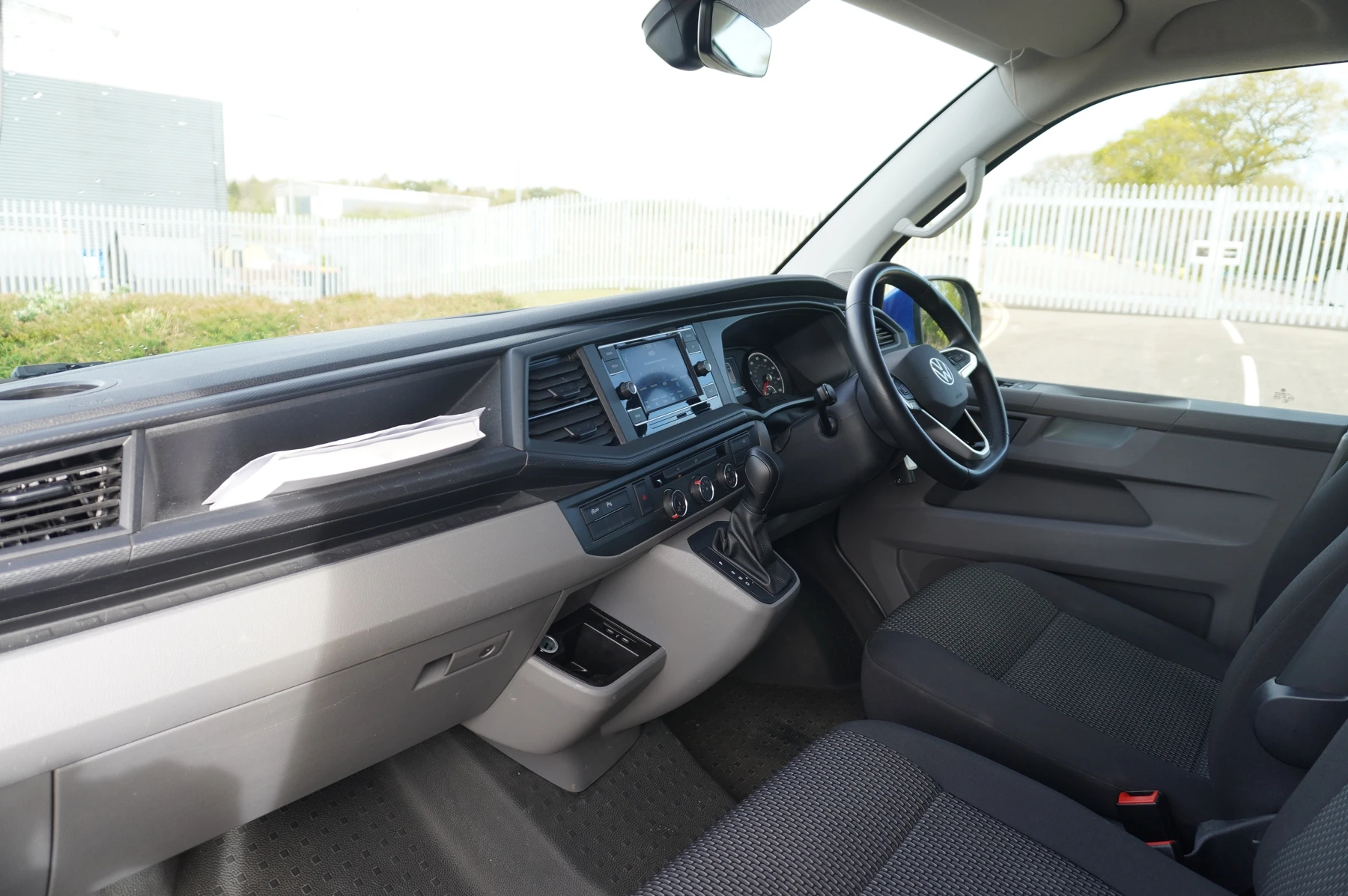 Volkswagen-Transporter-image-1