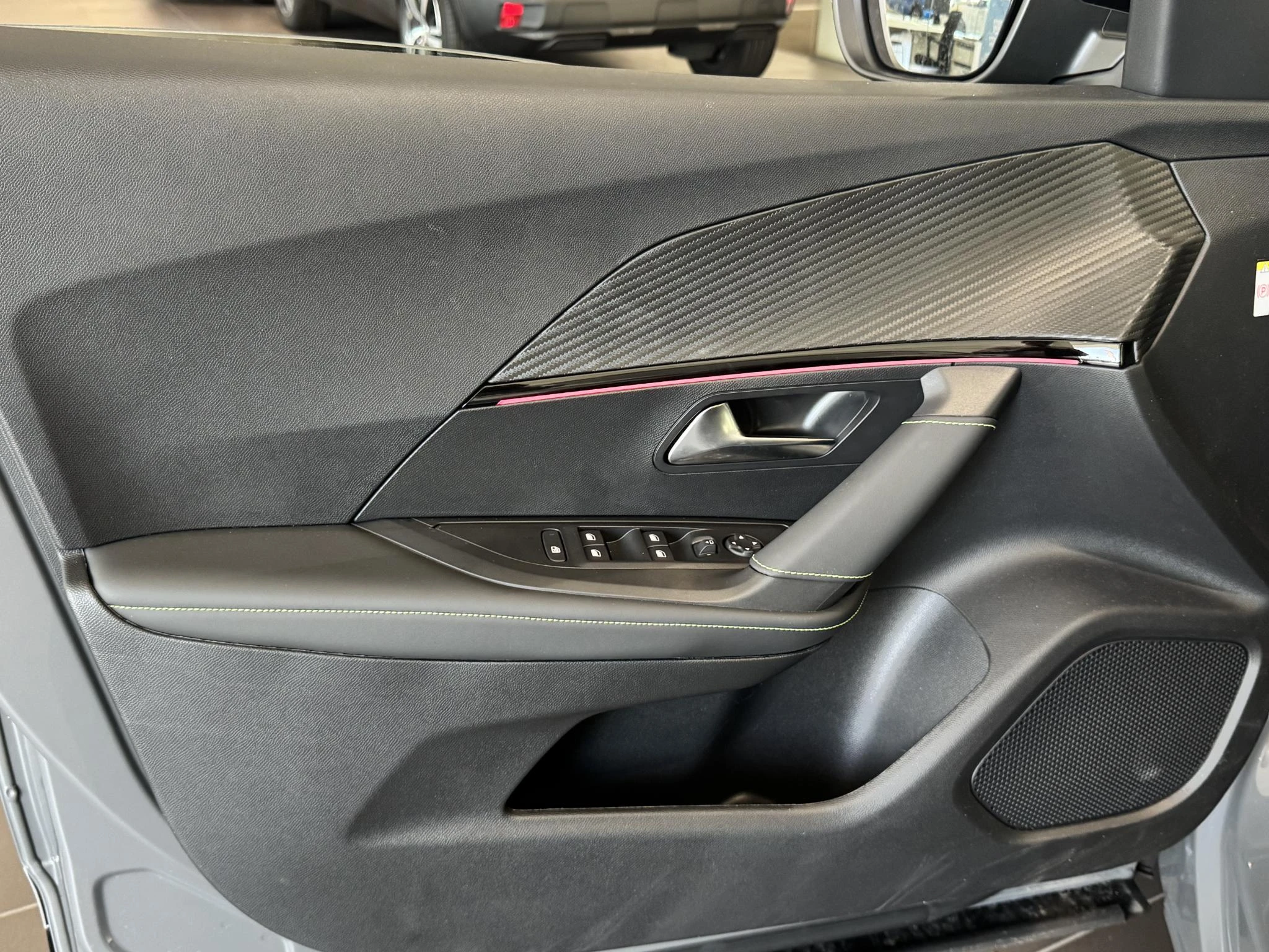 Peugeot 2008 1.2 Hybrid 145 GT