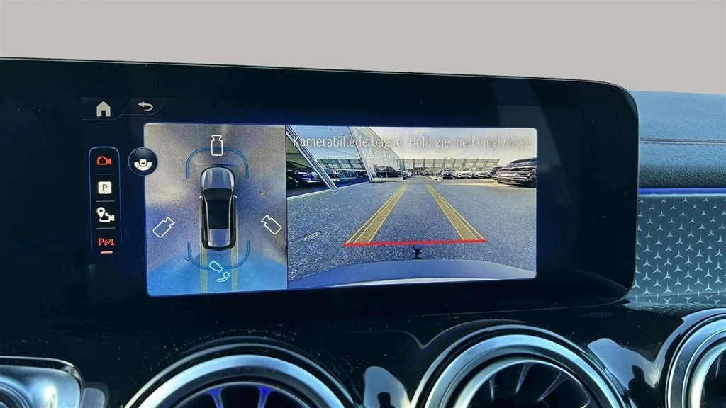 Mercedes-Benz-EQB-image-16