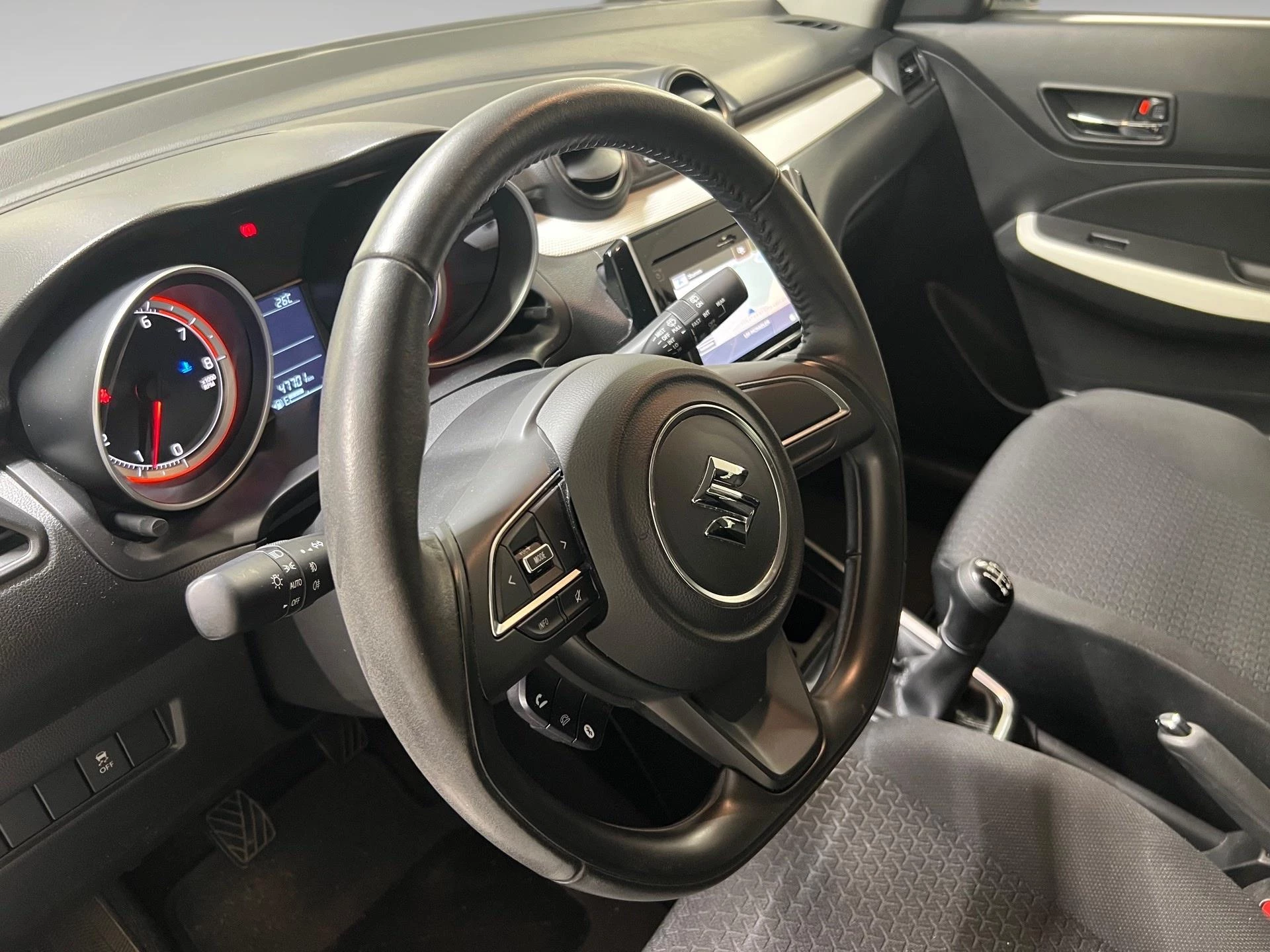Suzuki Swift 1.0 Grand Luxe +