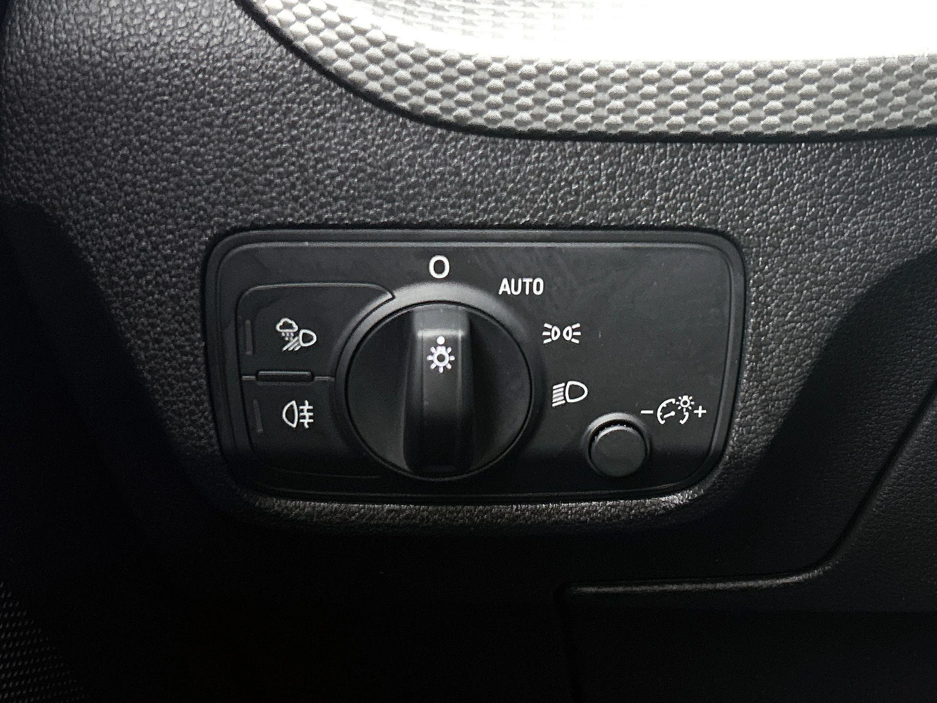 Audi-Q2-image-29