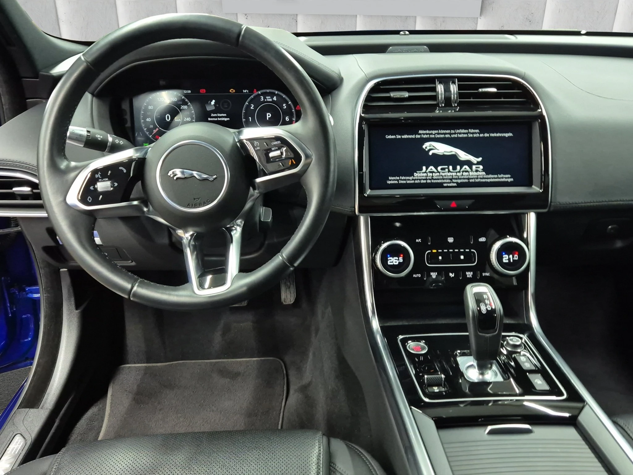 Jaguar-XE-image-11