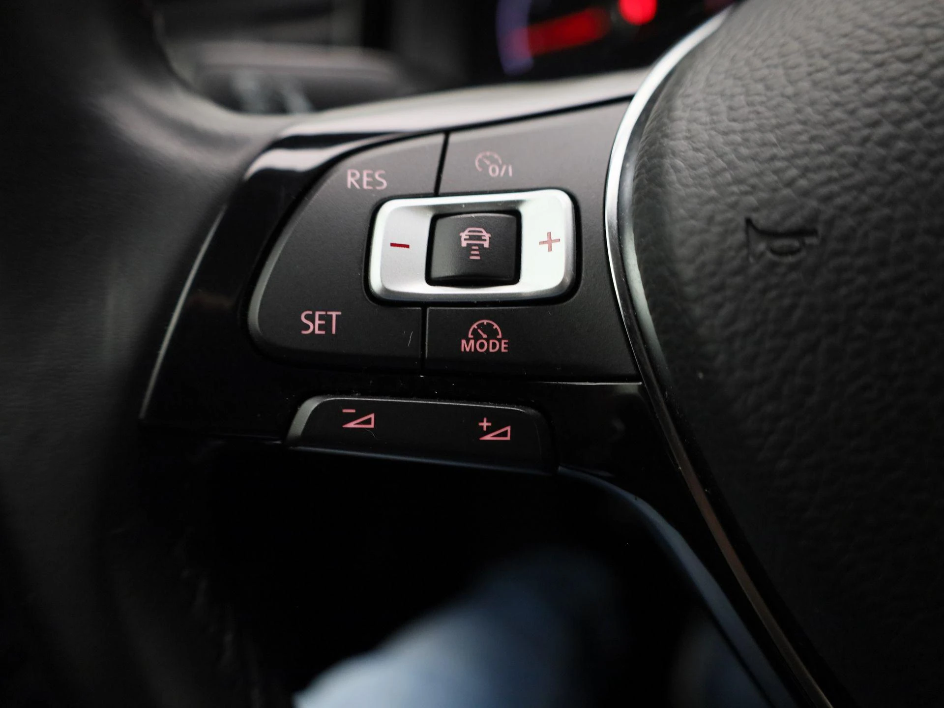 Volkswagen-Polo-image-18